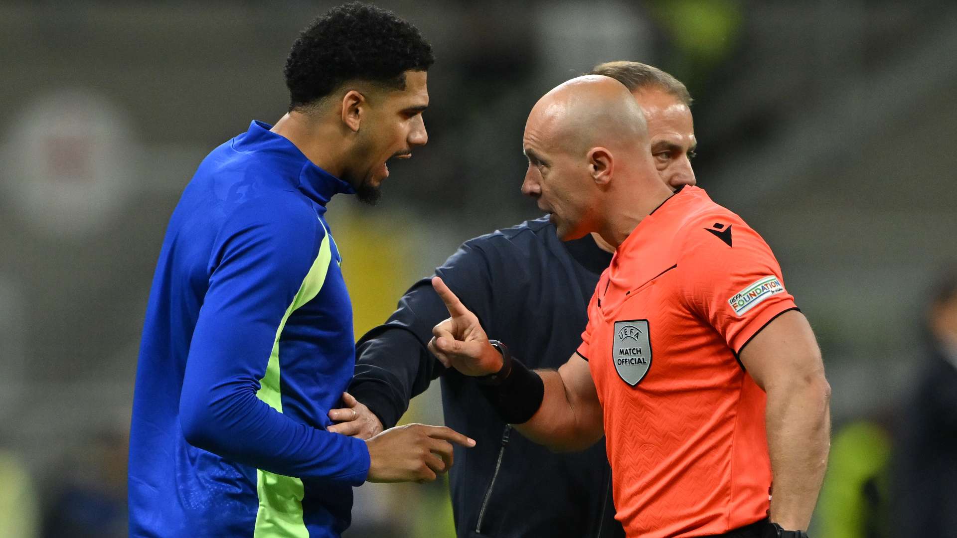 Barca's ref outrage unmasked as Inzaghi hails 'one of the best'  