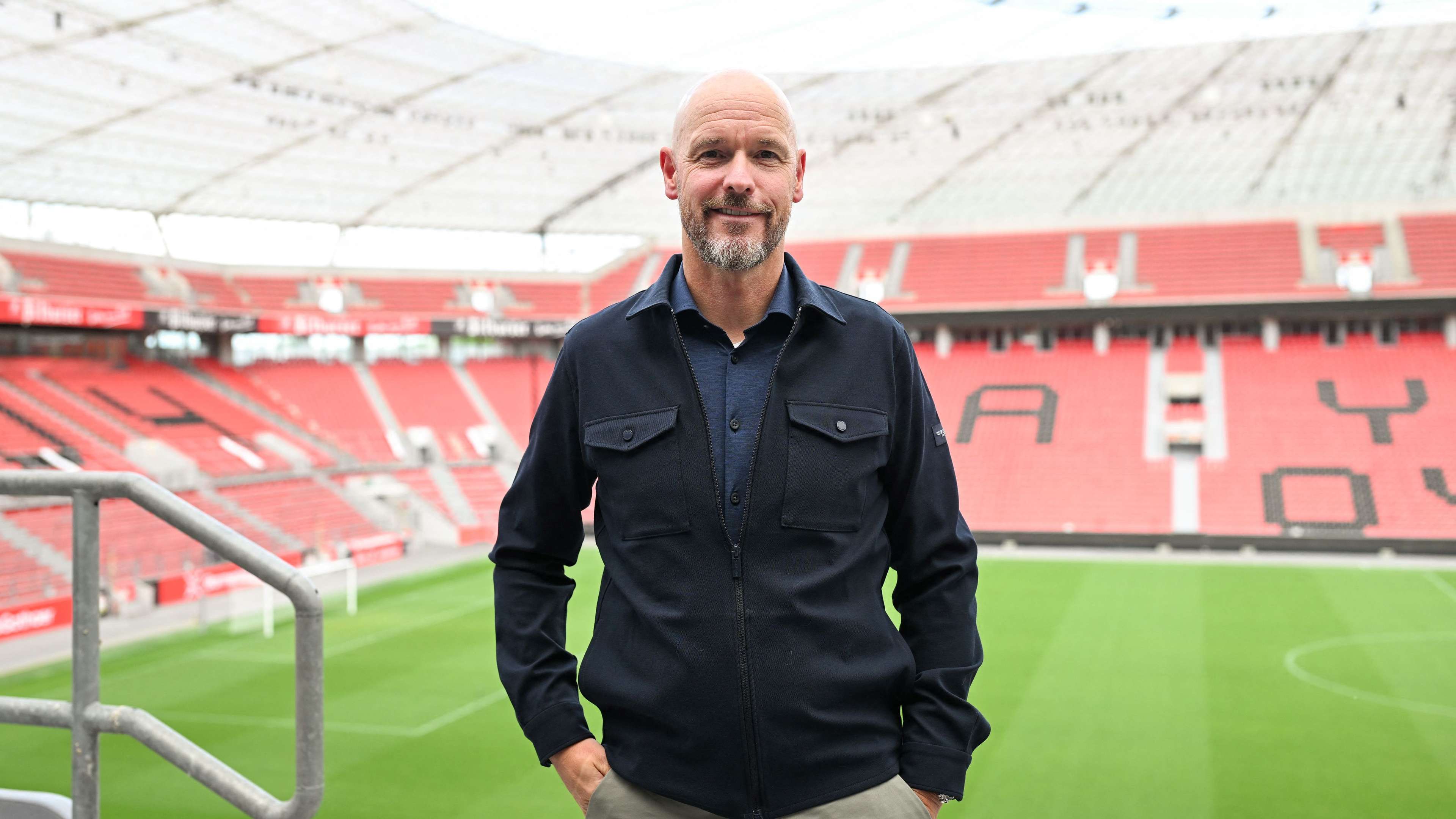 Erik ten Hag eyes PL goalkeeper as first Leverkusen signing  