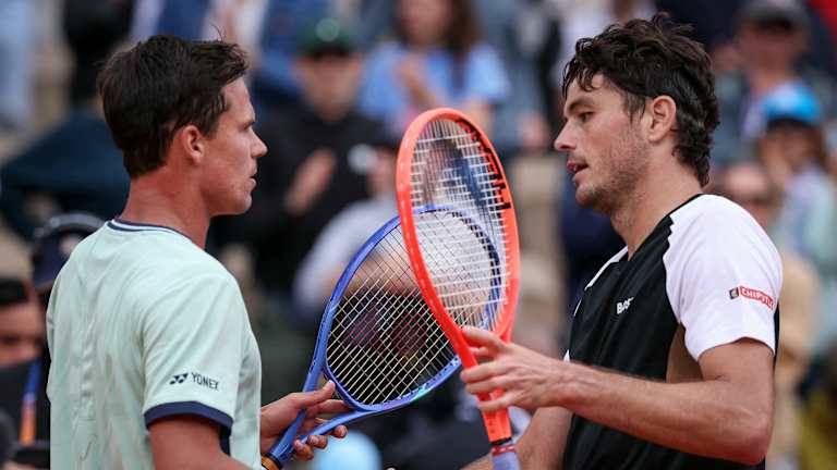 Naomi Osaka exits Roland Garros in the first round with a loss to Paula Badosa  