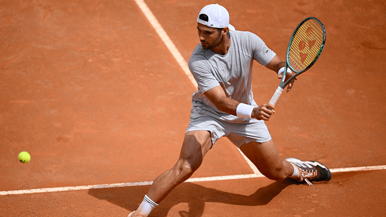 Mirra Andreeva escapes in two sets, cools down with Carlos Alcaraz in Rome  