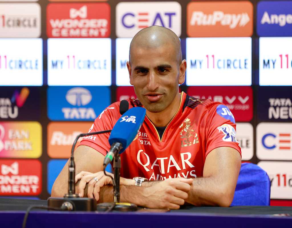 'We're clear on our patterns of play' - Mo Bobat not fussed about left-right combinations  