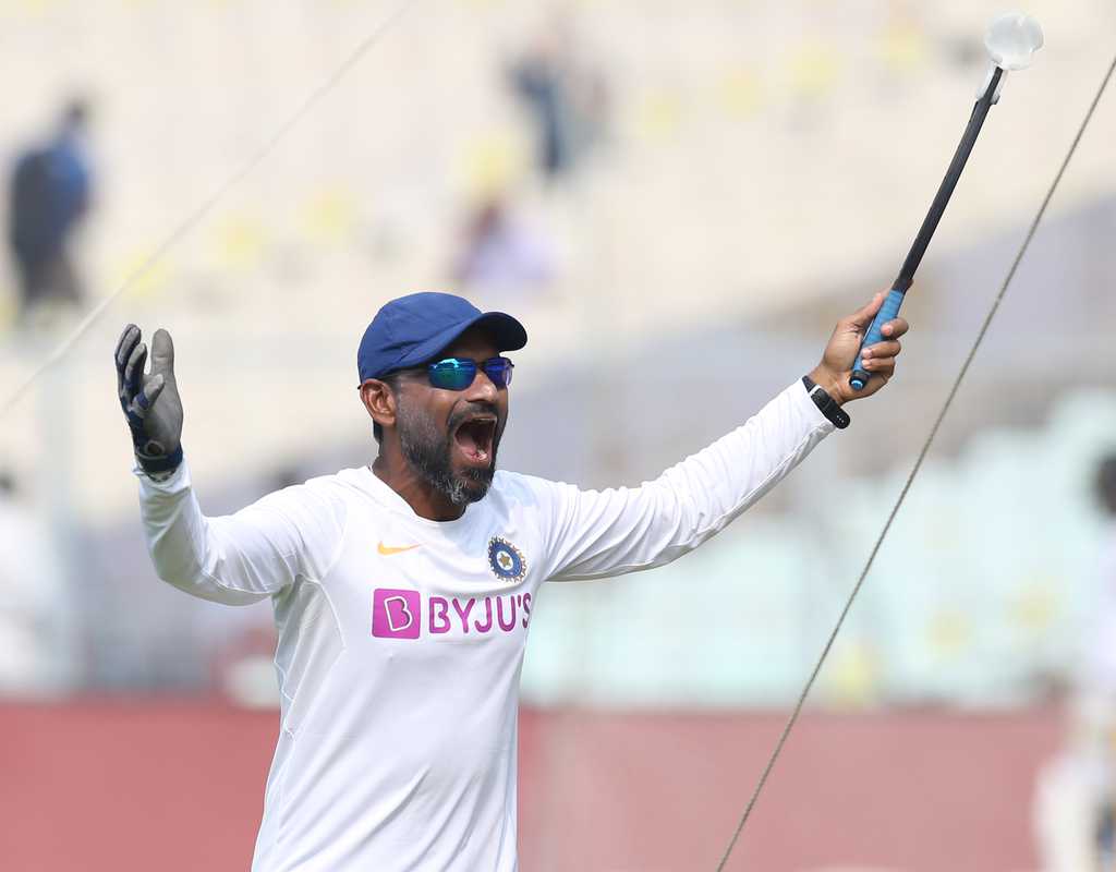 SLC hire R Sridhar for a 10-day stint  