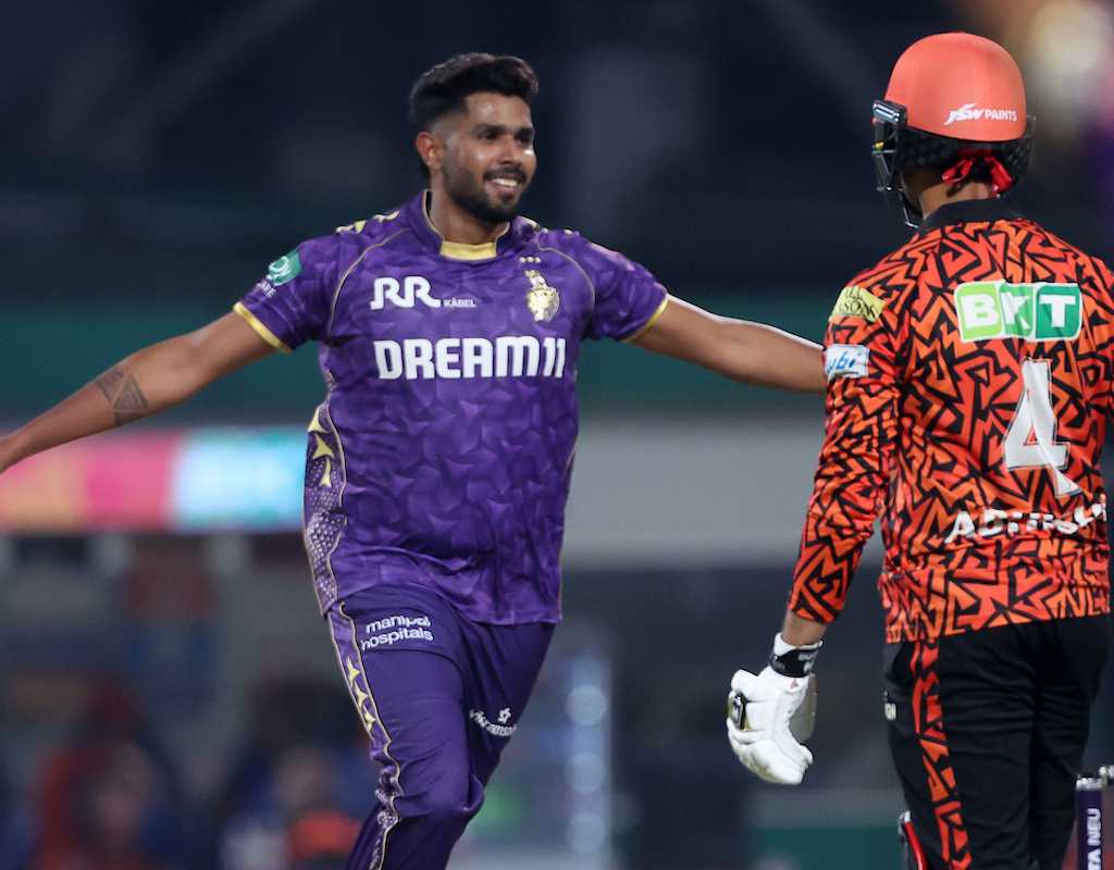 No playoffs, just pride: Last year's finalists fight for consolation prize  