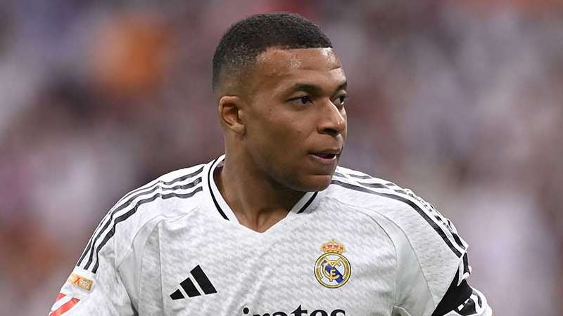 Chelsea chase Ter Stegen after missing out on Maignan  