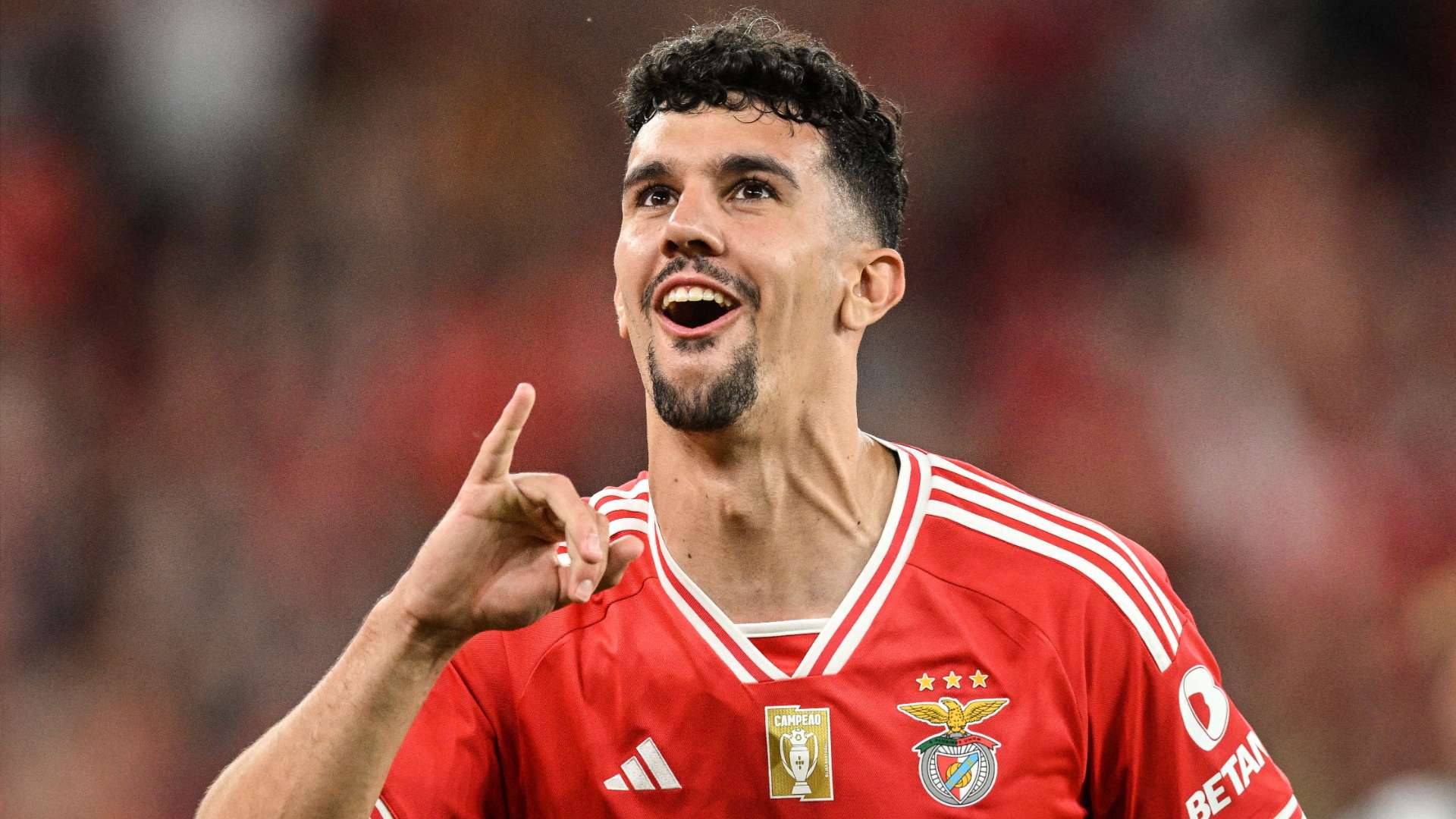 Chelsea to battle Liverpool for Araujo but Benfica refuse to sell  