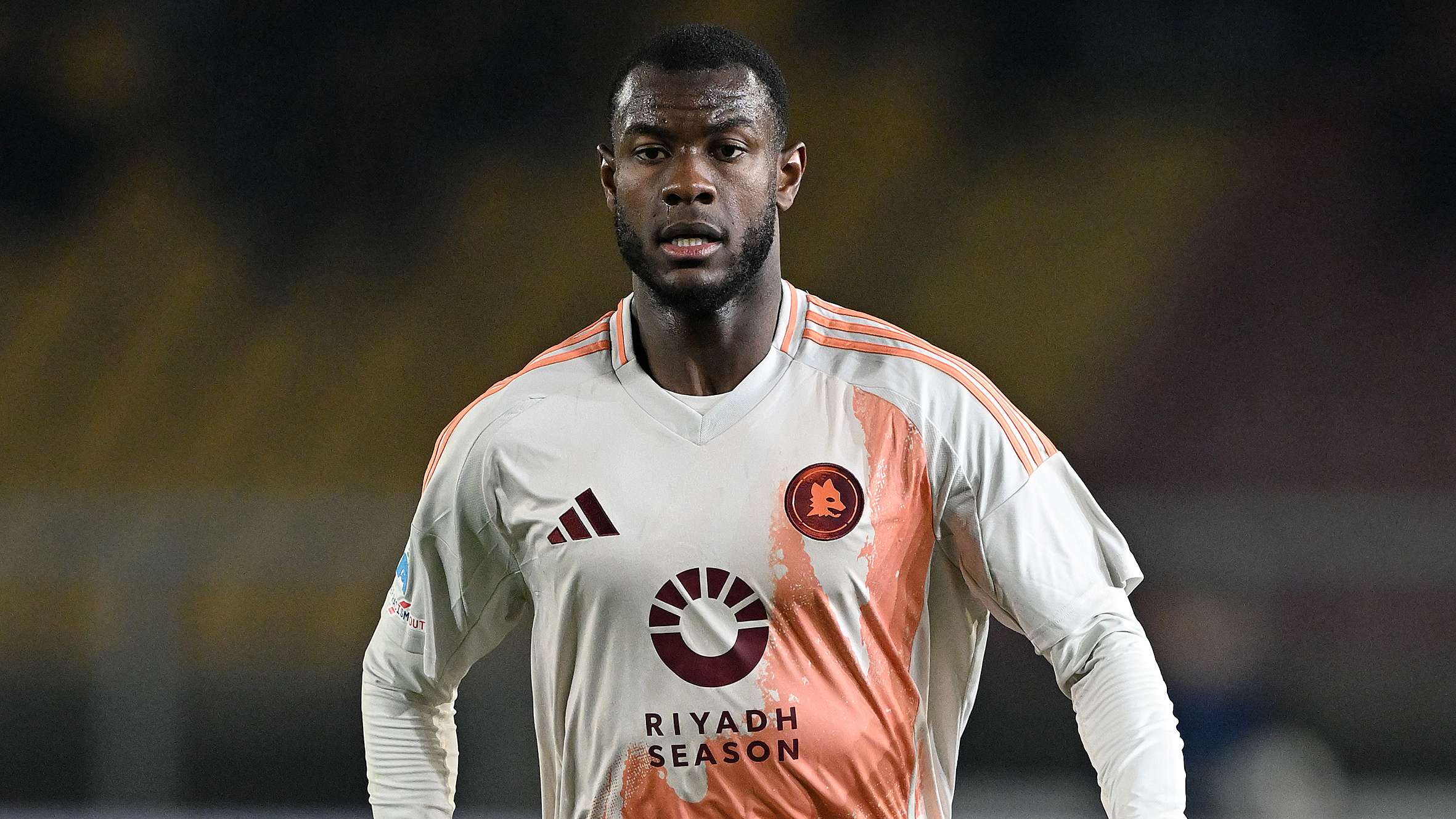 Real Madrid offered chance to sign €40m Roma defender  