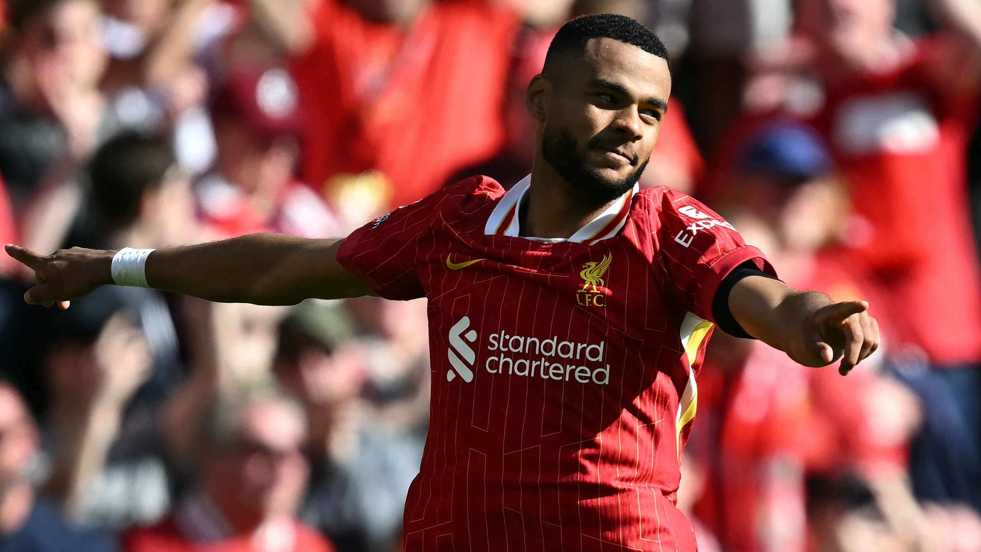 Liverpool star responds to Bayern Munich transfer talk  