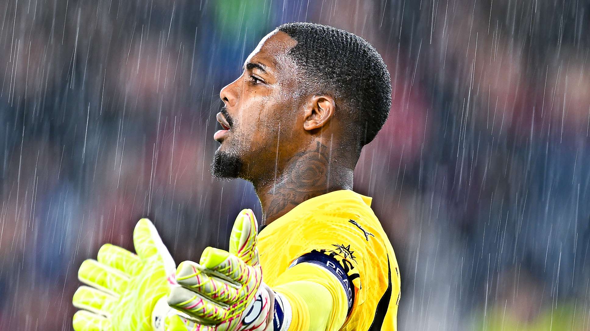 Goalkeeper Maignan tells Milan he wants to leave for Chelsea  