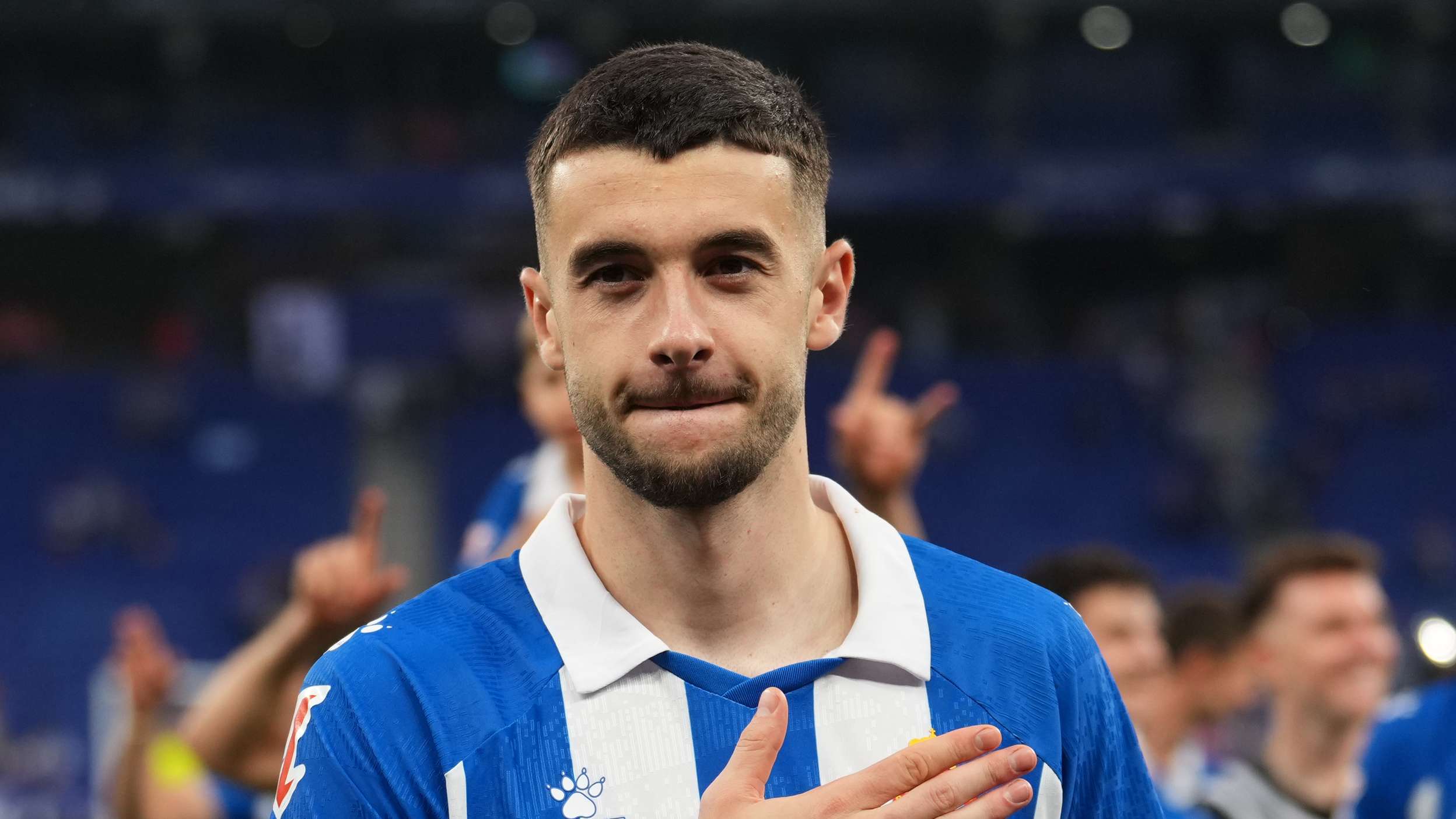 Hope for Arsenal & Man City? Barca still waiting on Joan Garcia deal  