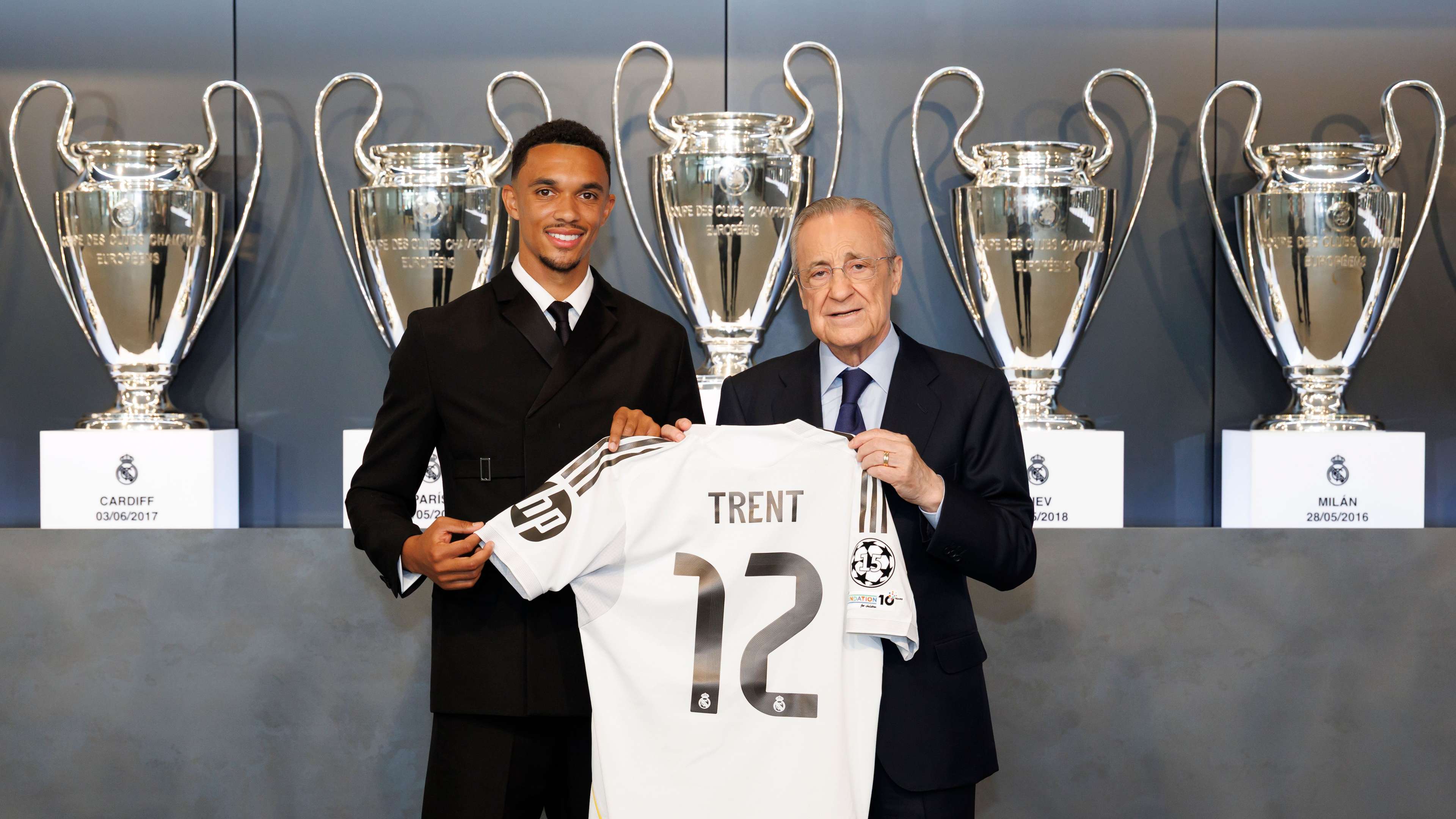 TAA shows off Spanish skills during Real Madrid unveiling  