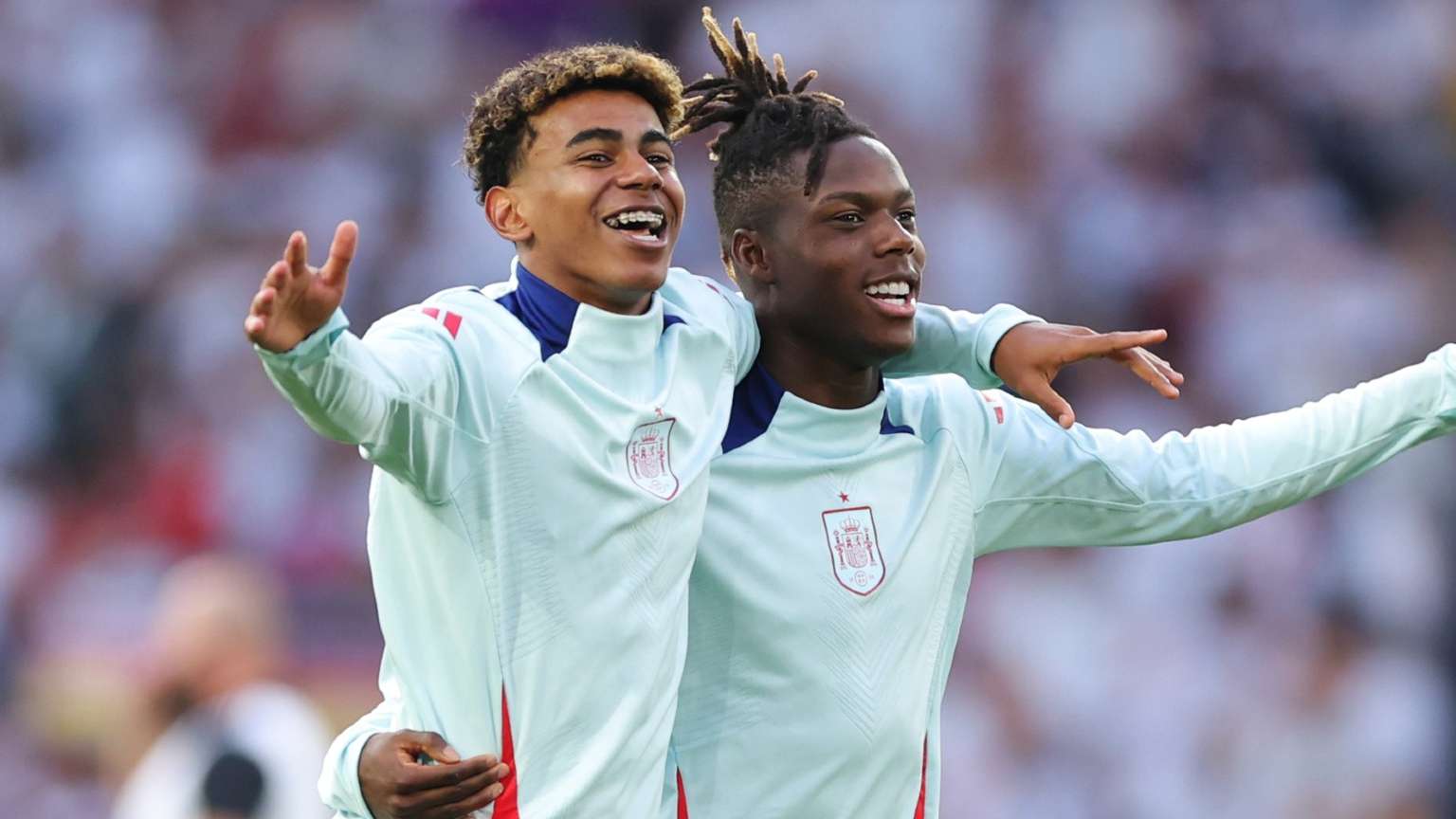 Barcelona hold talks with Williams as Yamal teases link-up  