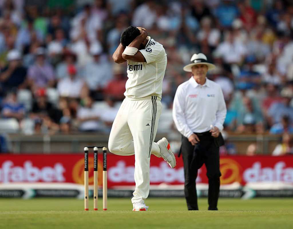 India trip up on unforced errors  