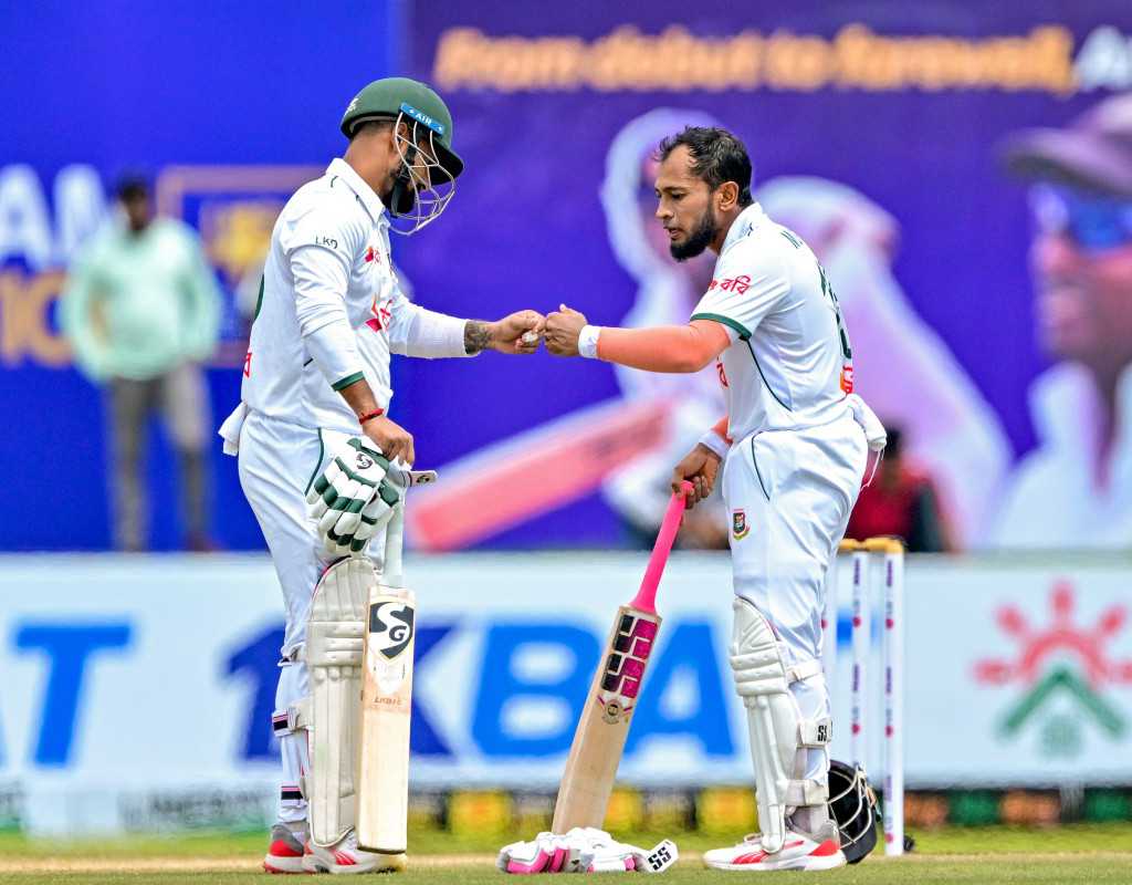 Sri Lanka fight back after Rahim-Litton stand  