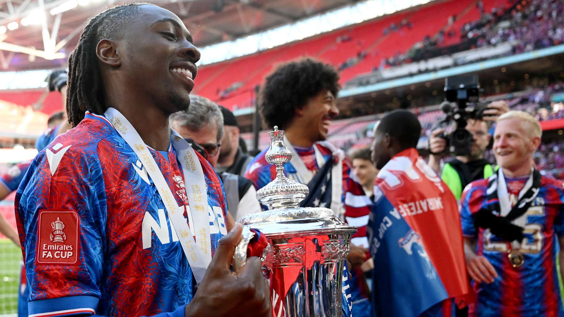 Bayern ready to rival Arsenal for Eze and target Chelsea flop  