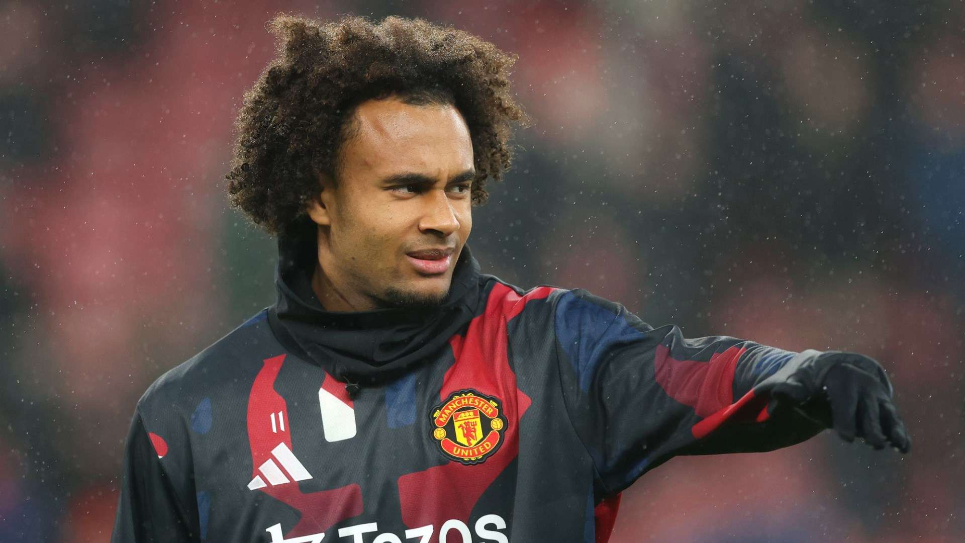 Ex-Man Utd director backed to play key role in Zirkzee pursuit  