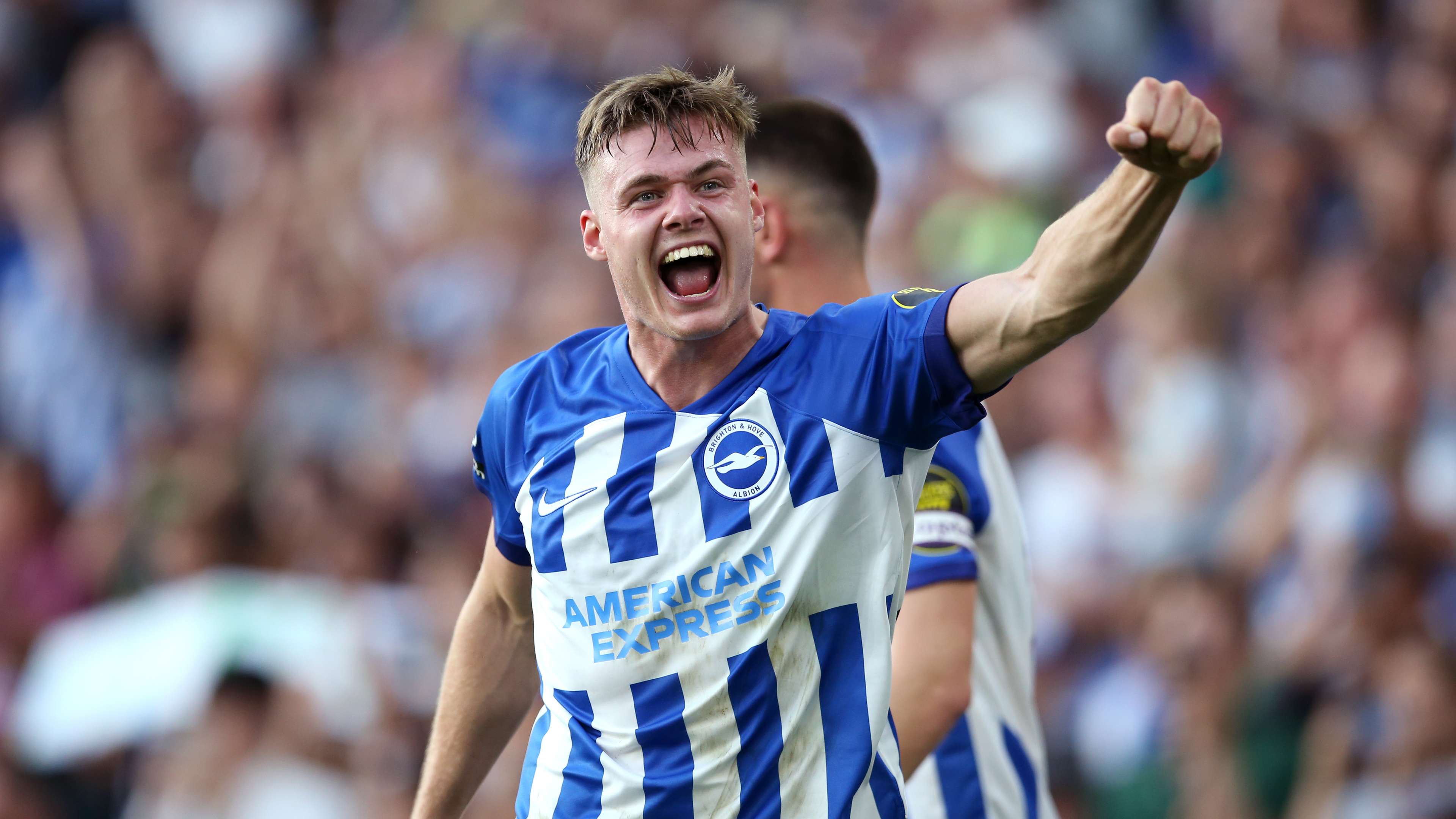 Brighton striker Ferguson agree move to Roma  