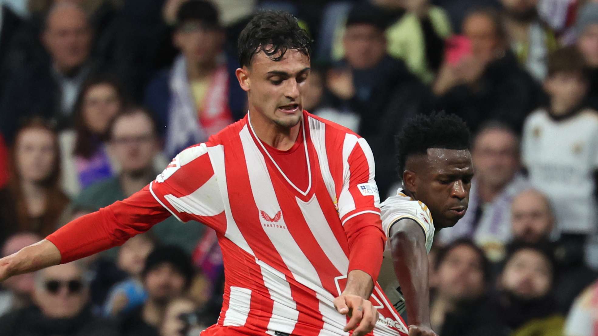 Wolves battle ACm Milan for Segunda Division right-back  