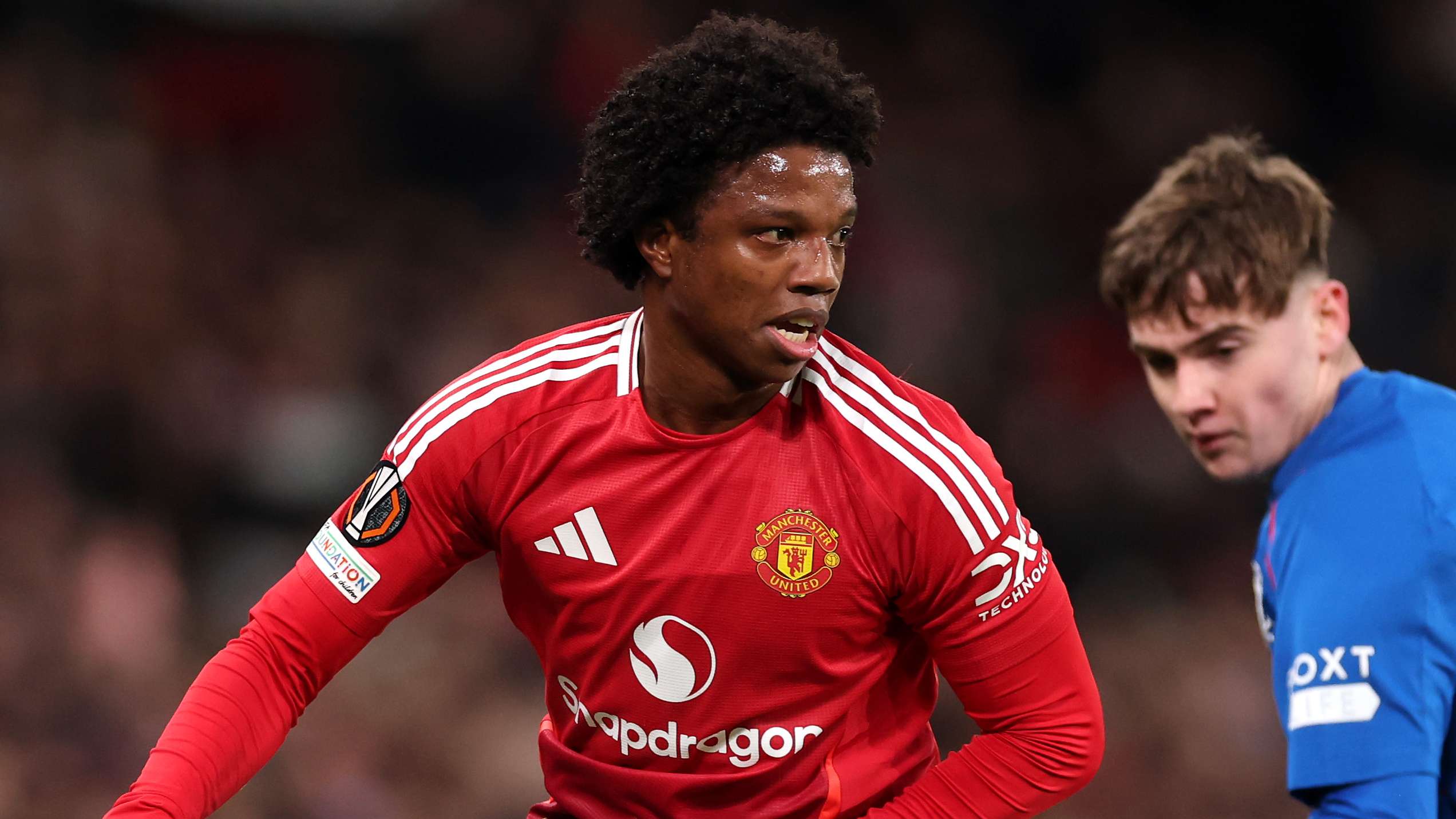 Man Utd set staggeringly low price for injury-prone defender  