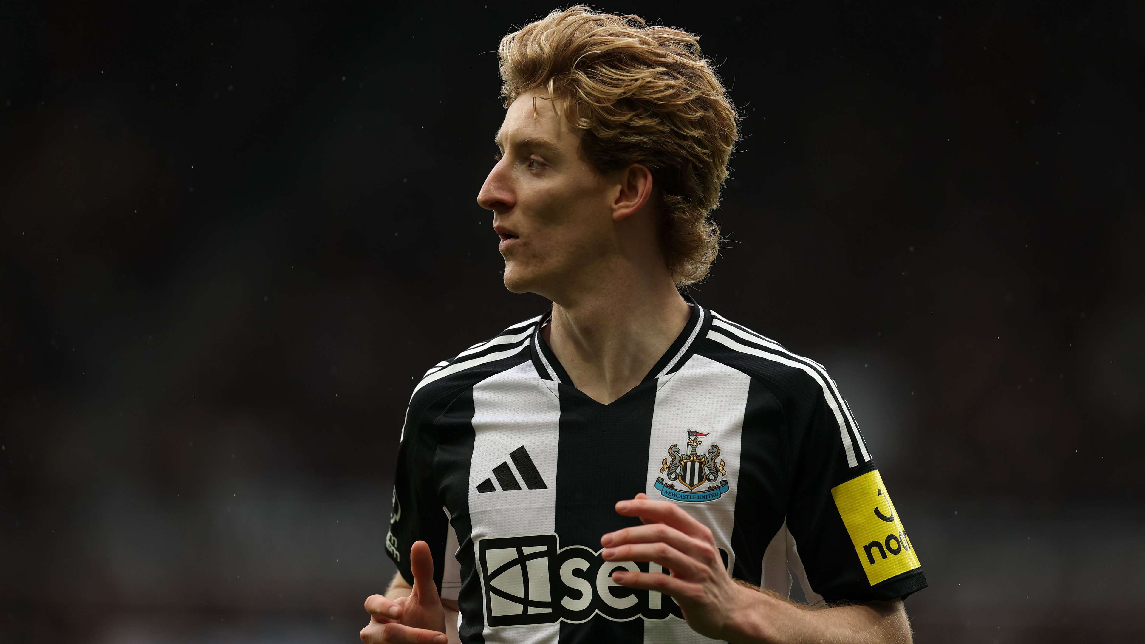 📽️ | Gordon sparks transfer rumours after naming role model  