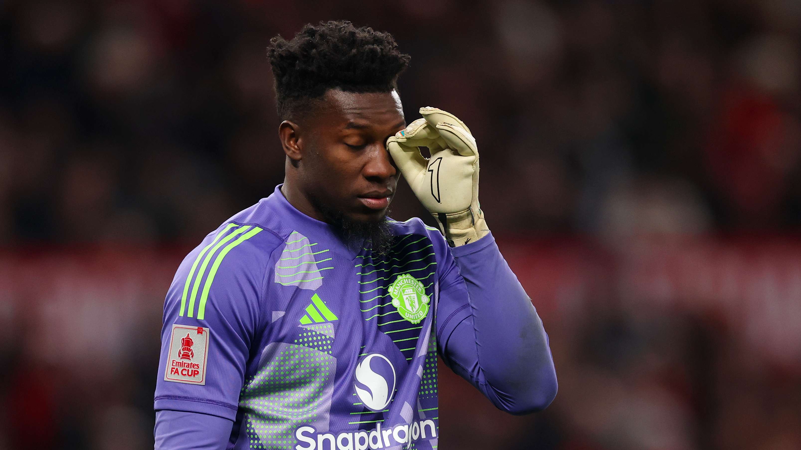 'Outfield player in goal!' - Man Utd urged to replace Onana  