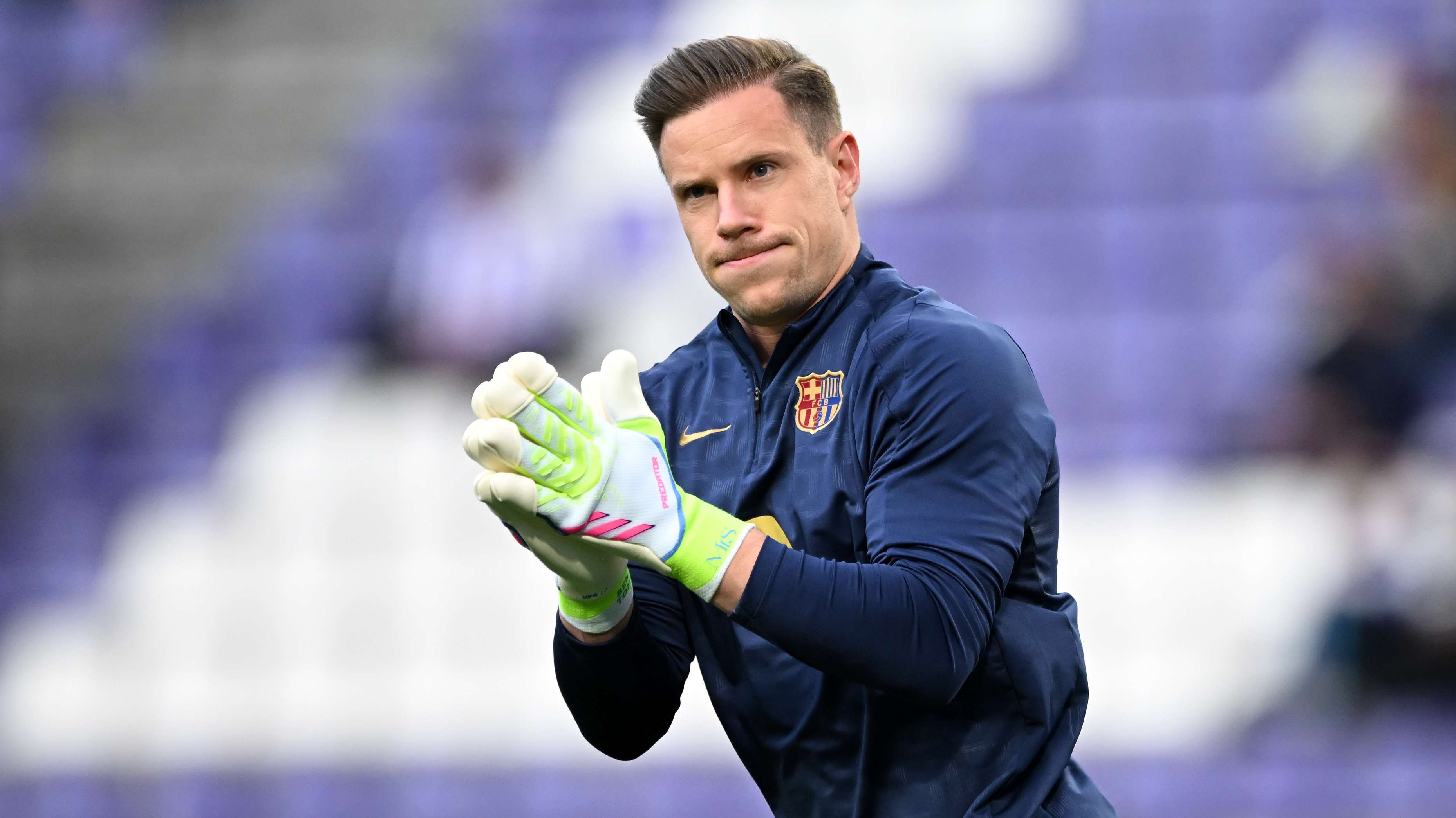 Ter Stegen offered support in 'delicate situation' from Barca legend  