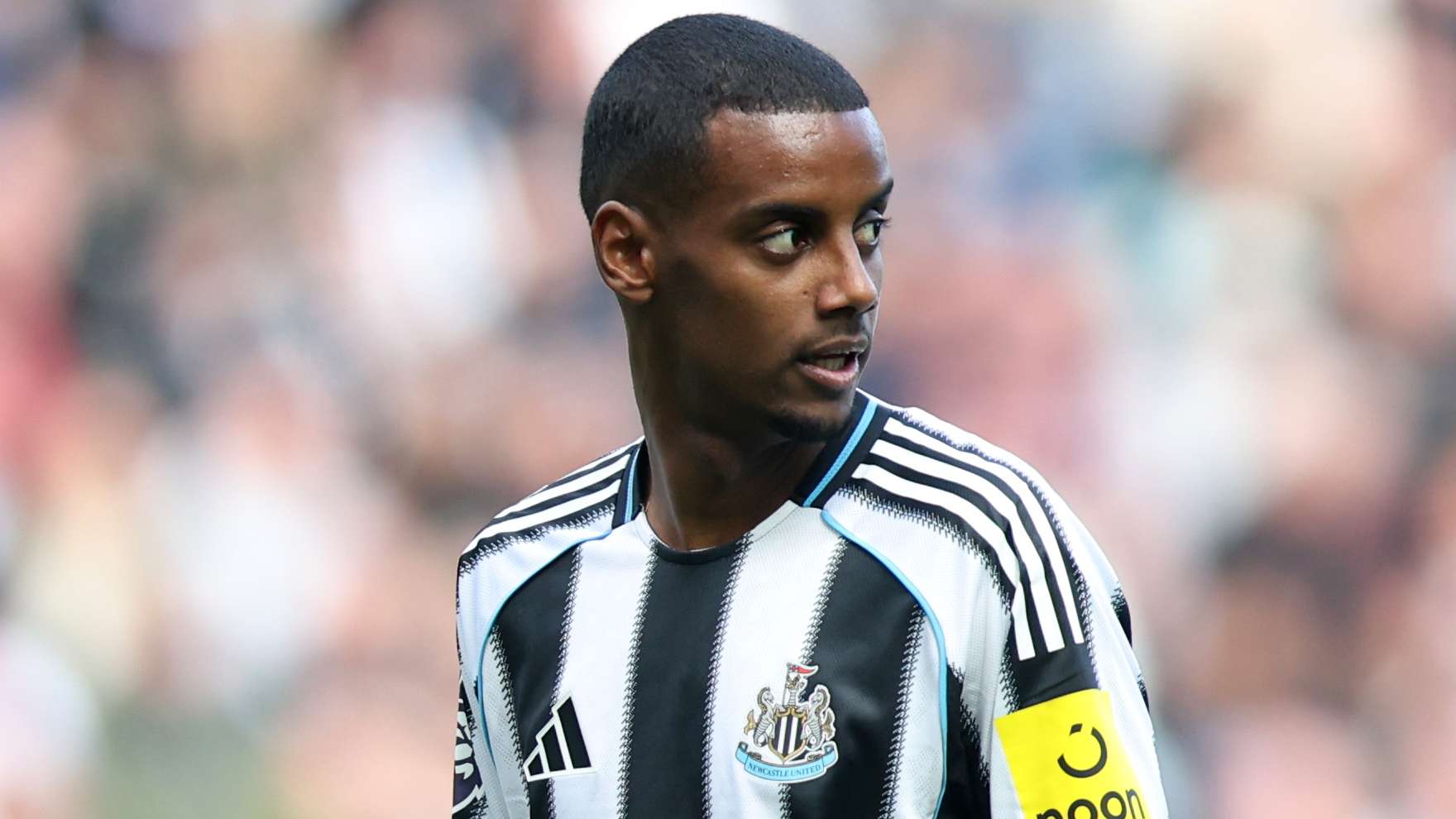 Transfers LIVE: Isak open to talks with Saudi giants  