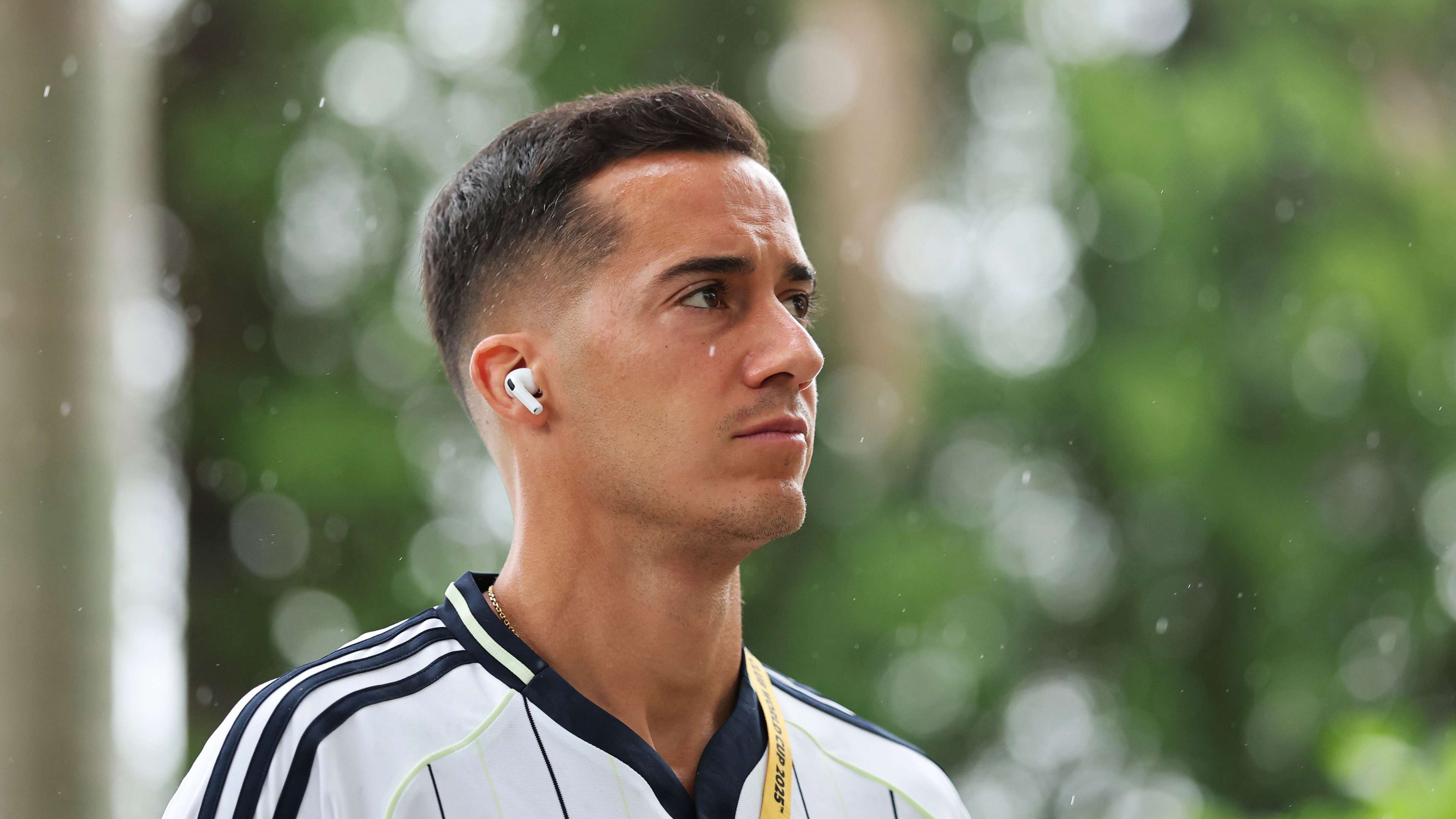 Vazquez snubs La Liga offer amid possible Mourinho reunion  