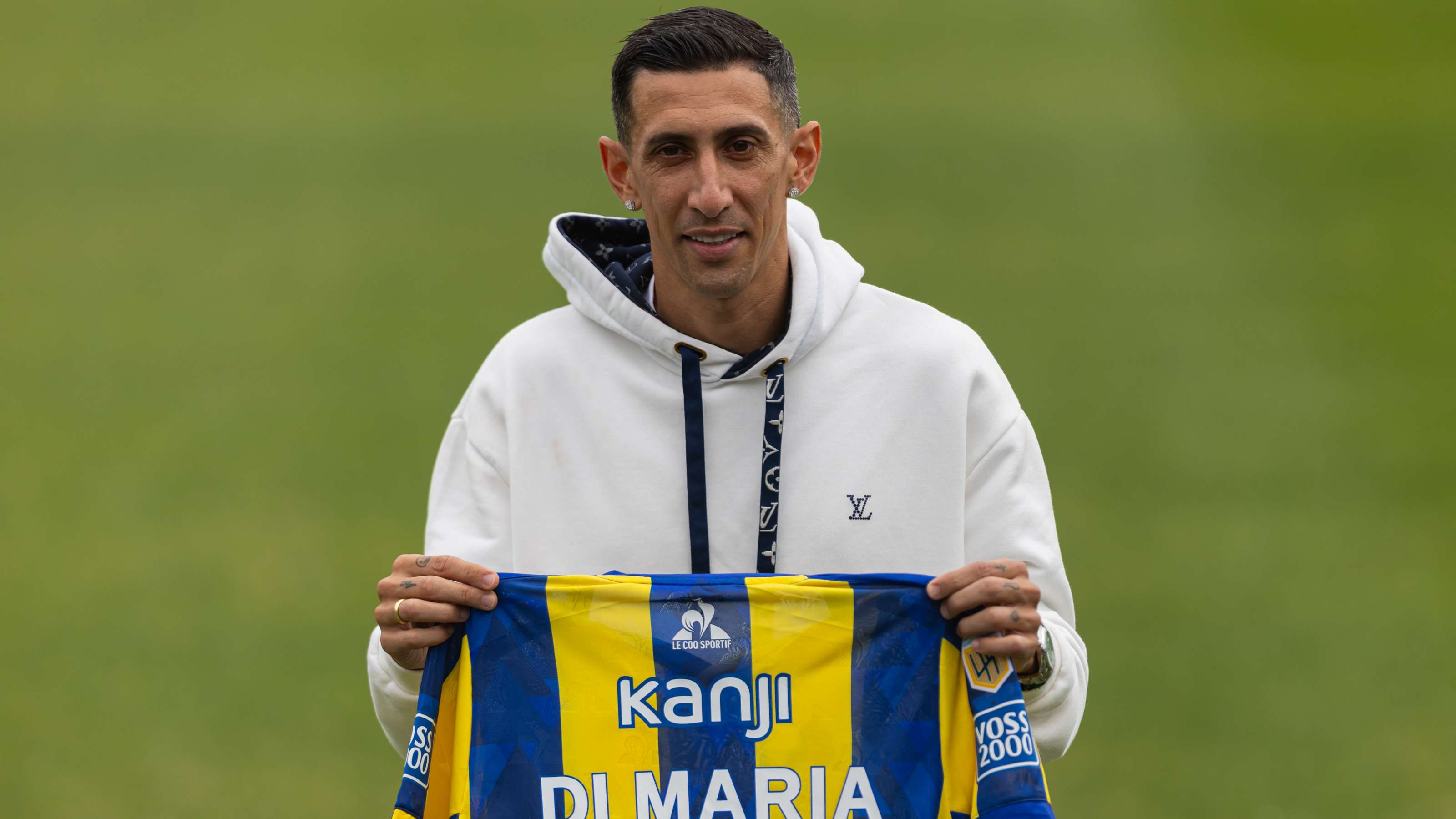 📽️ | Di Maria breaks down in tears during Rosario Central presentation  