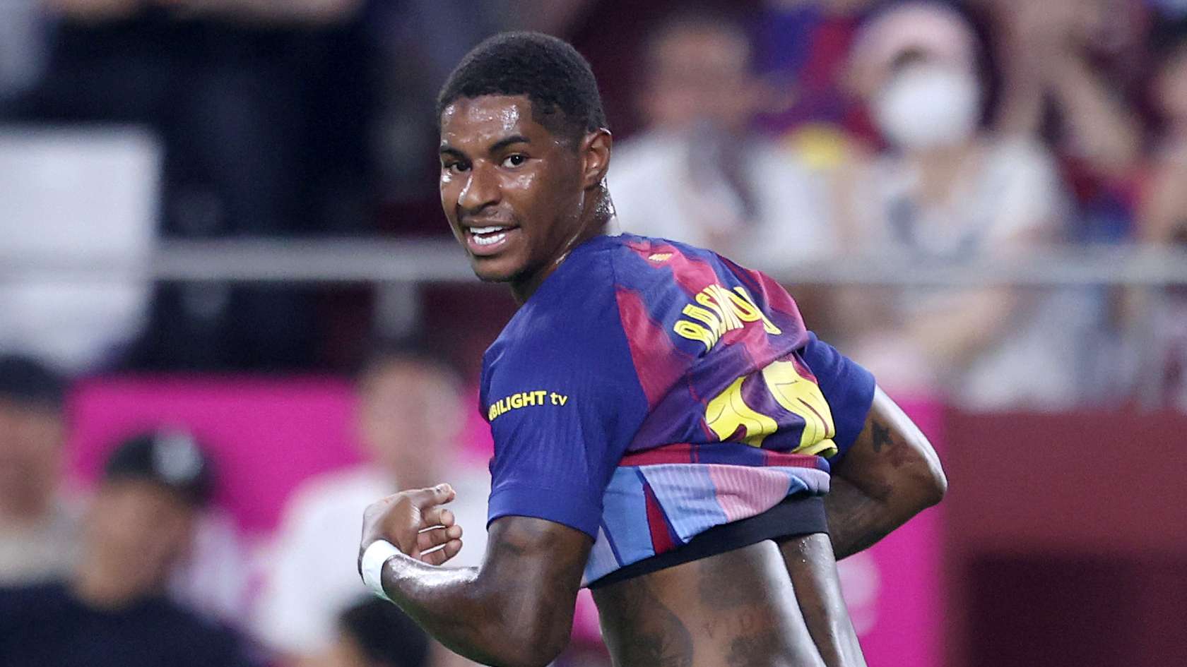 Rashford receives love-in from Barcelona fans after debut  