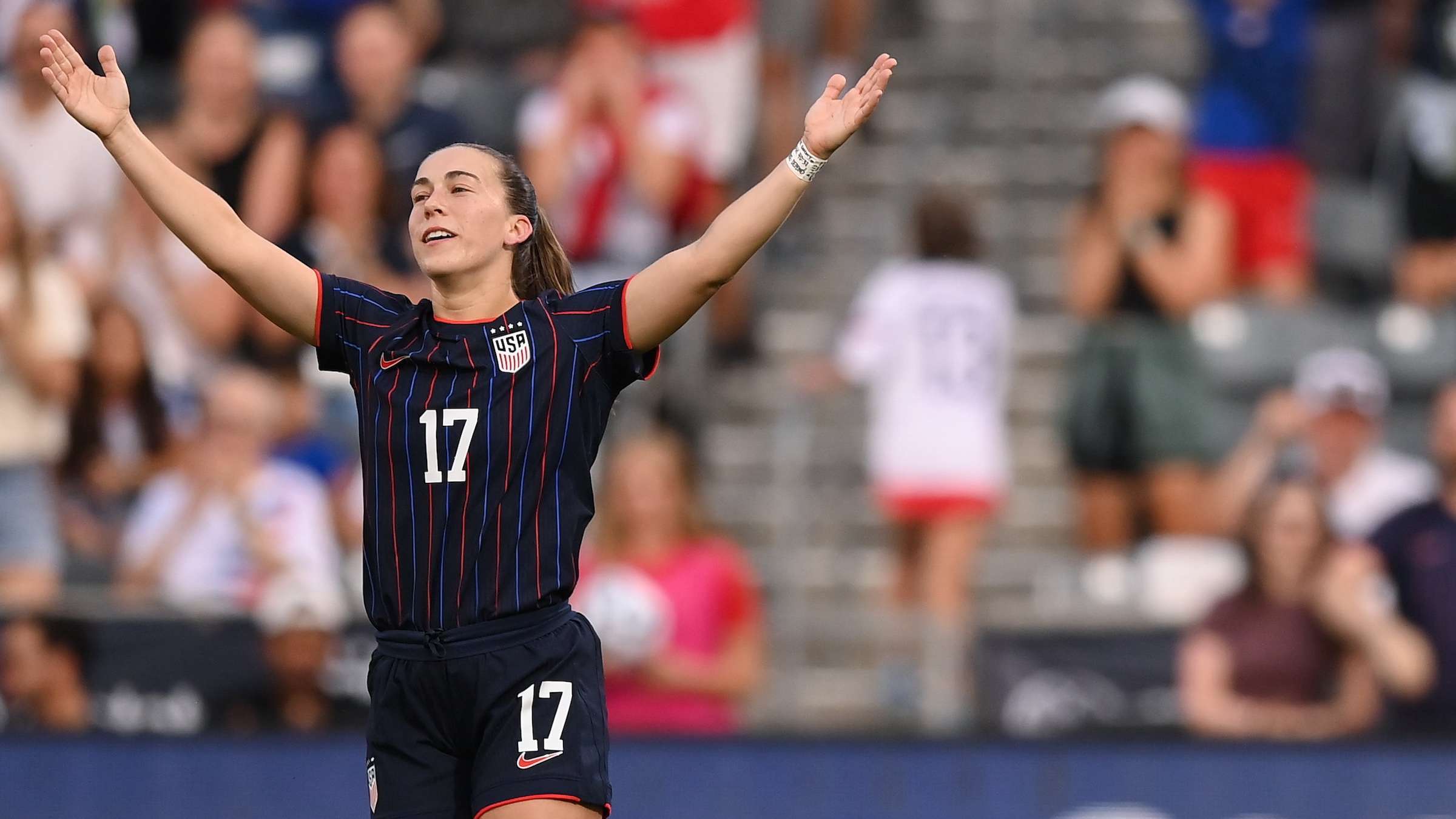 Lloyd says USWNT behind European powers Spain and England  