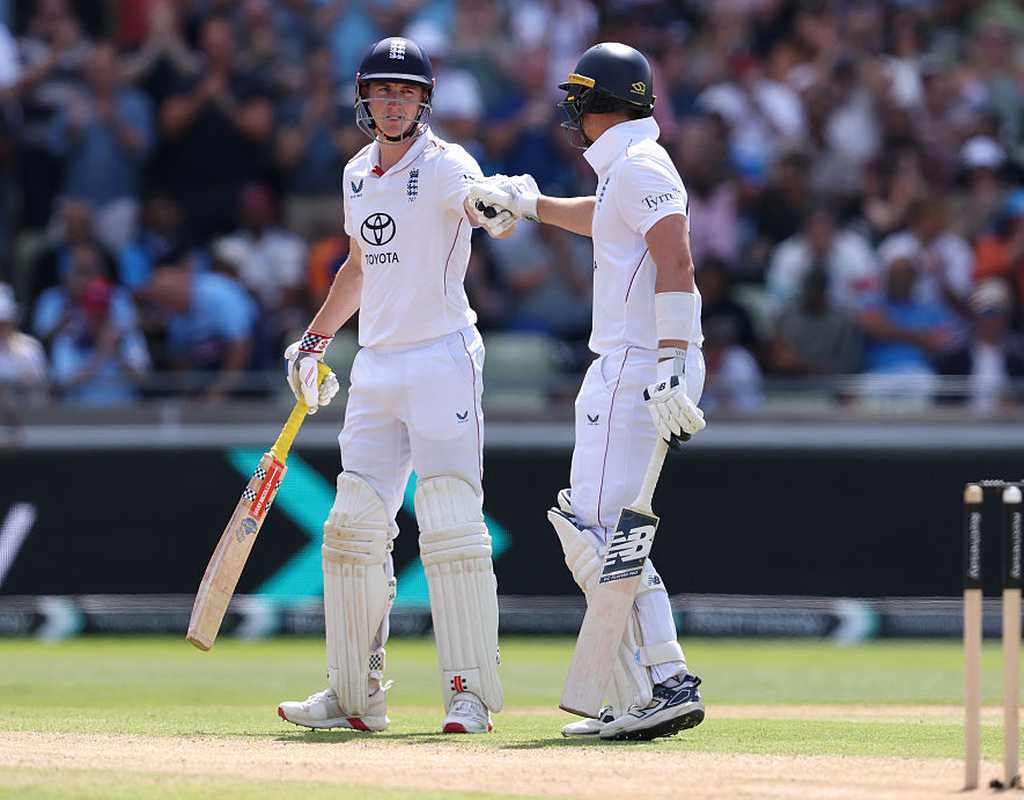 Smith, Brook remain defiant as England continue to reduce deficit  