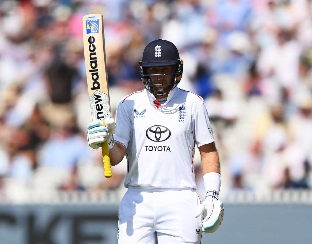 Root, Pope grind it out after early wickets  