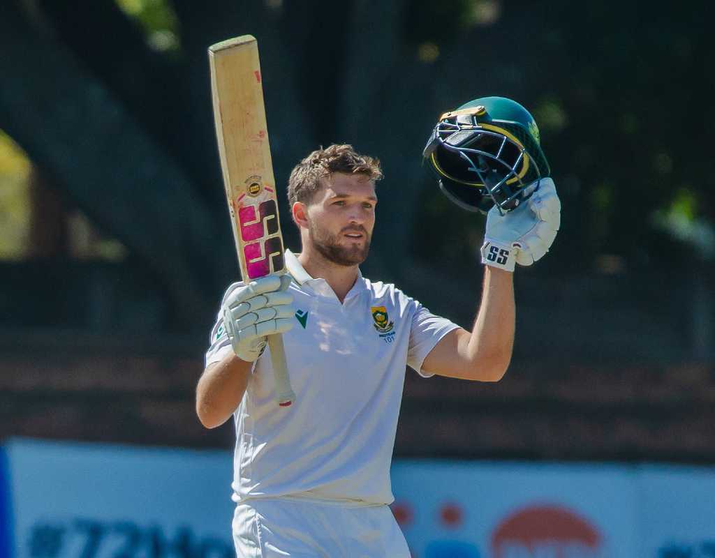 Mulder's 147 gives Zimbabwe improbable target of 537  