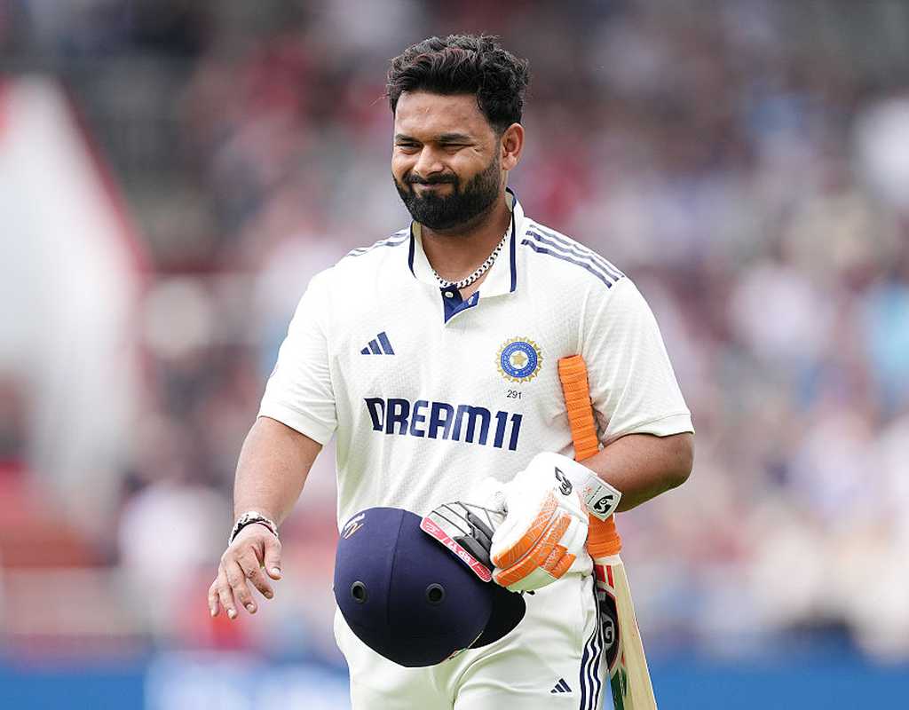 Pant to miss Oval Test with foot fracture  