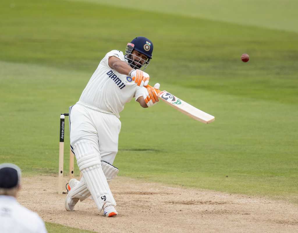 Flamboyant Pant takes India's lead past 350  