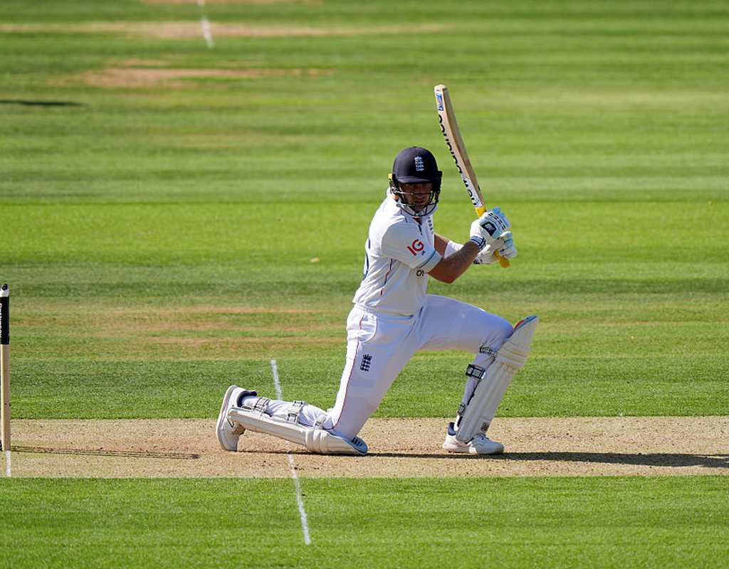 Root leads England's fight on a challenging day  