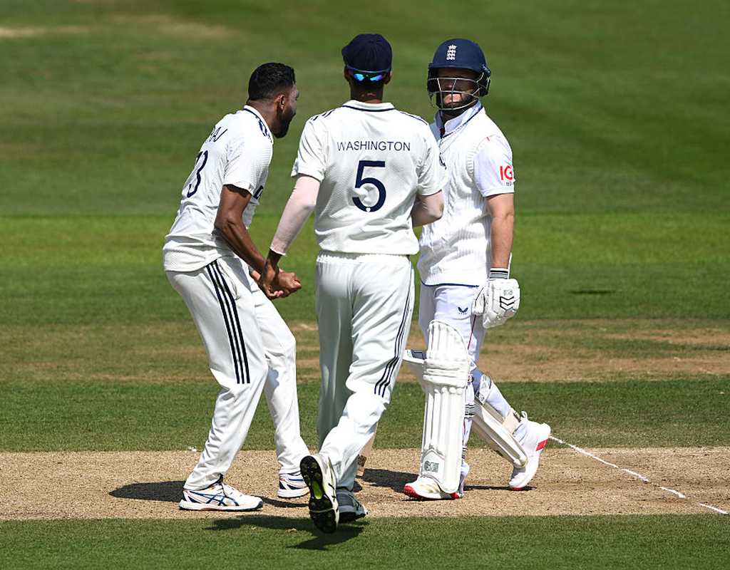 Siraj's brace leads lively morning session for India  