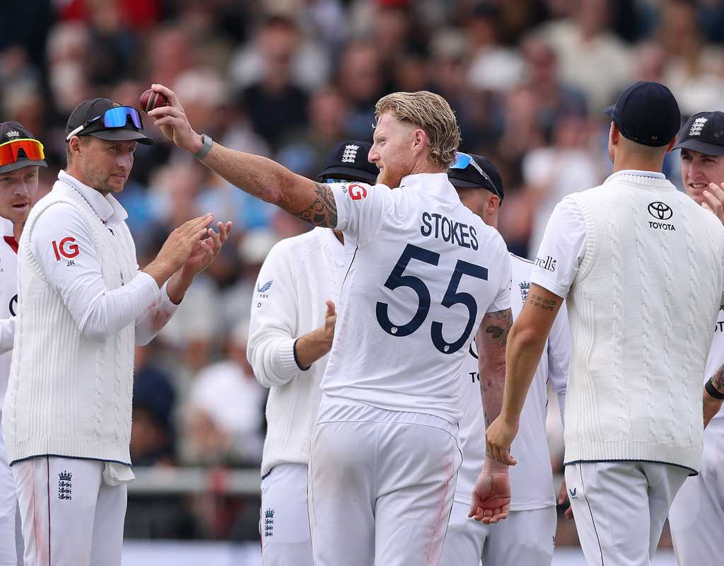 Stokes, Duckett and Crawley combine to give England Day 2 honours  