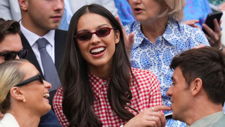Carlos Alcaraz ends 733rd-ranked Oliver Tarvet's Cinderella story in straight sets at Wimbledon  
