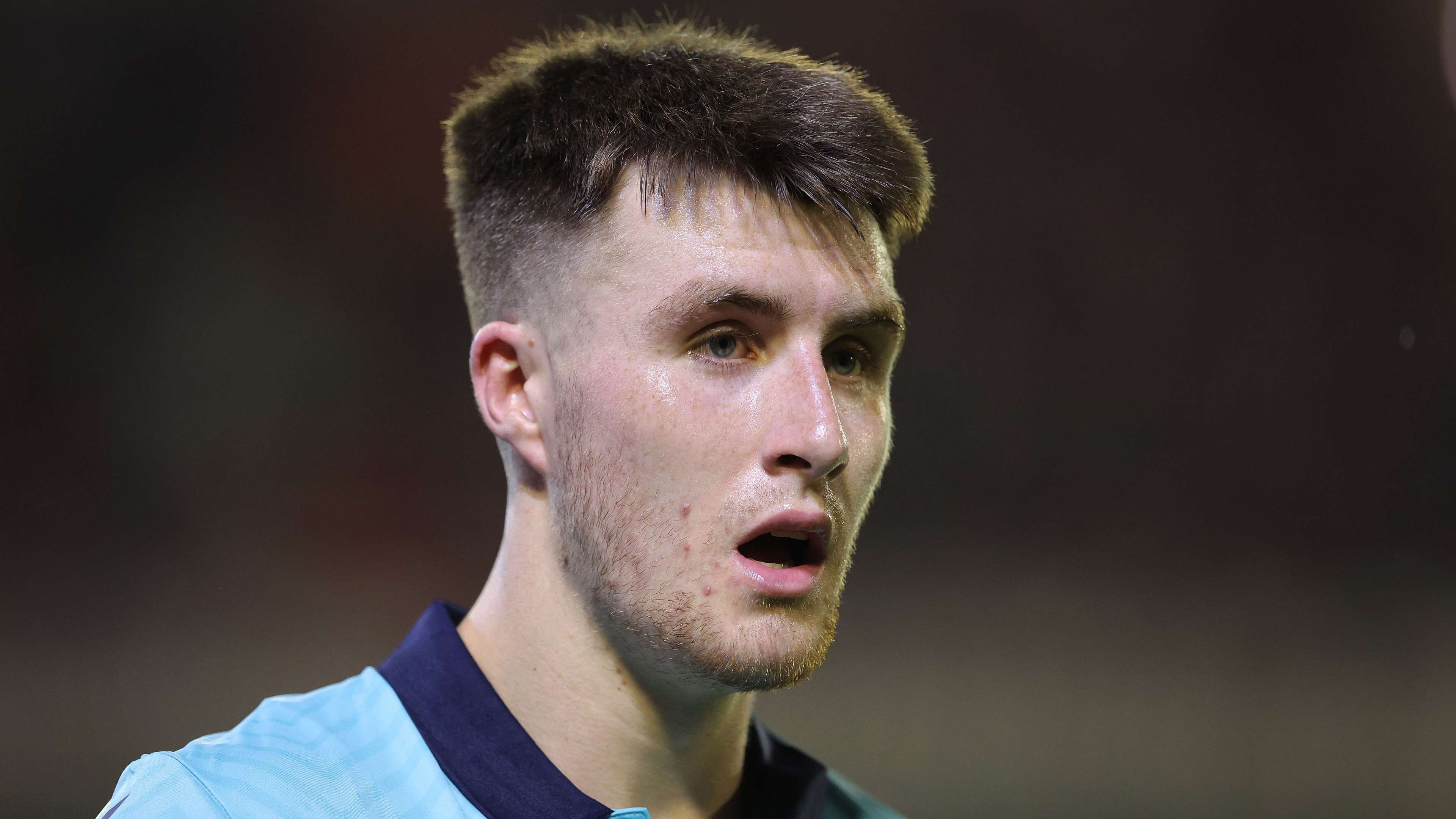 Wrexham star insists Red Dragons can thrive in Championship  