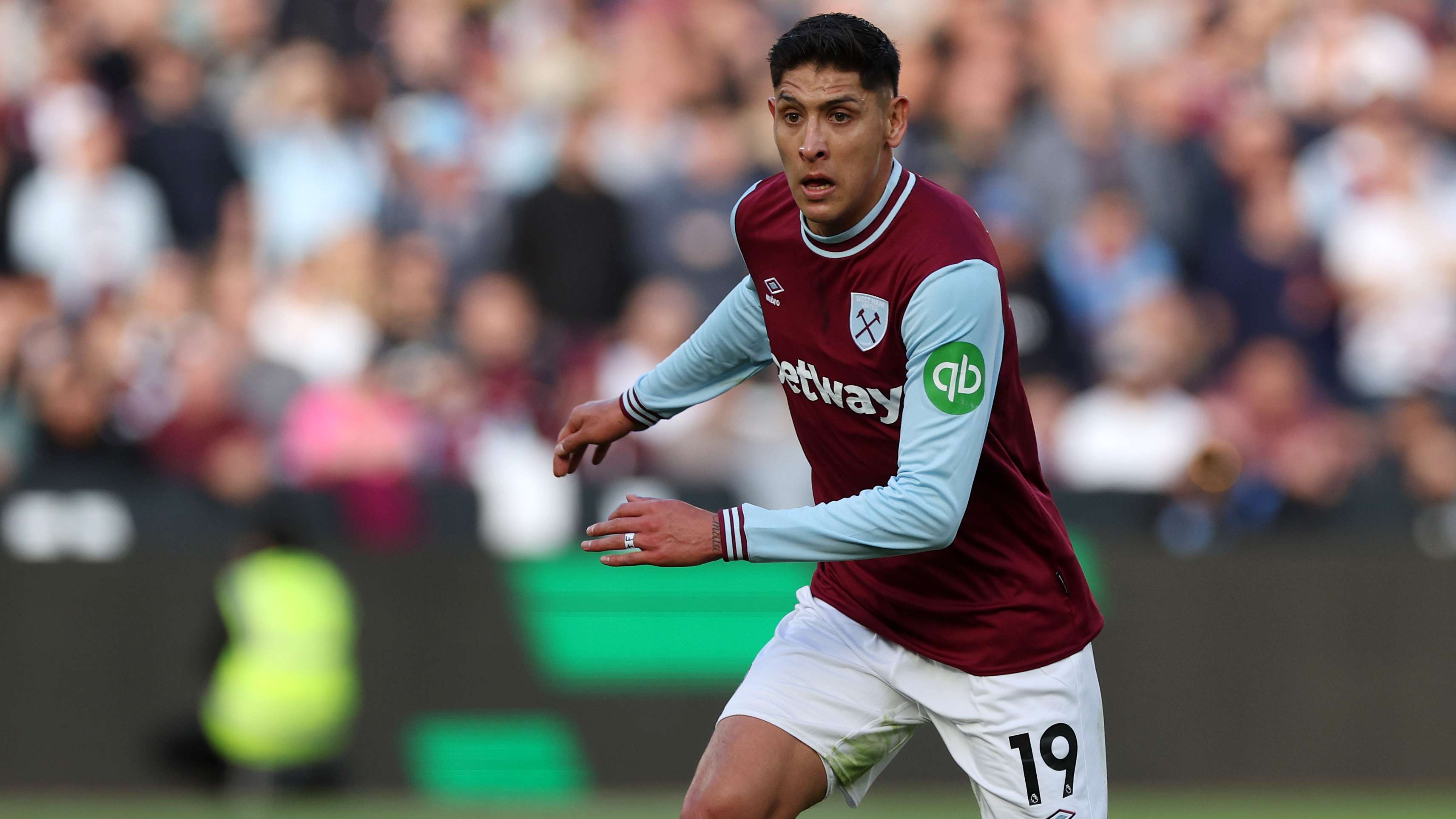 Alvarez set to join Fenerbahce from West Ham as Ajax drop out  