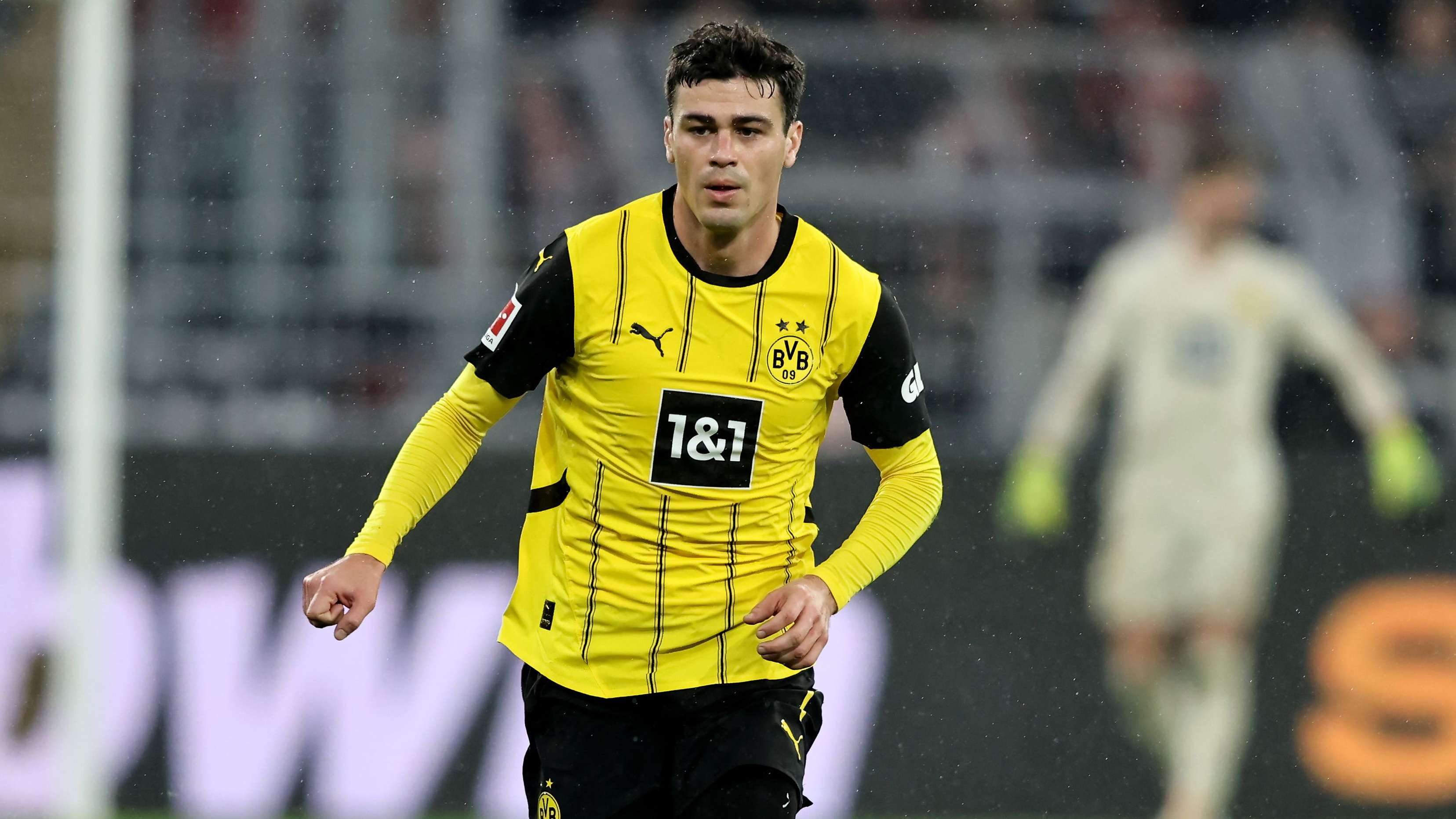 Reyna to stay in Bundesliga? Dortmund receive €3m offer  