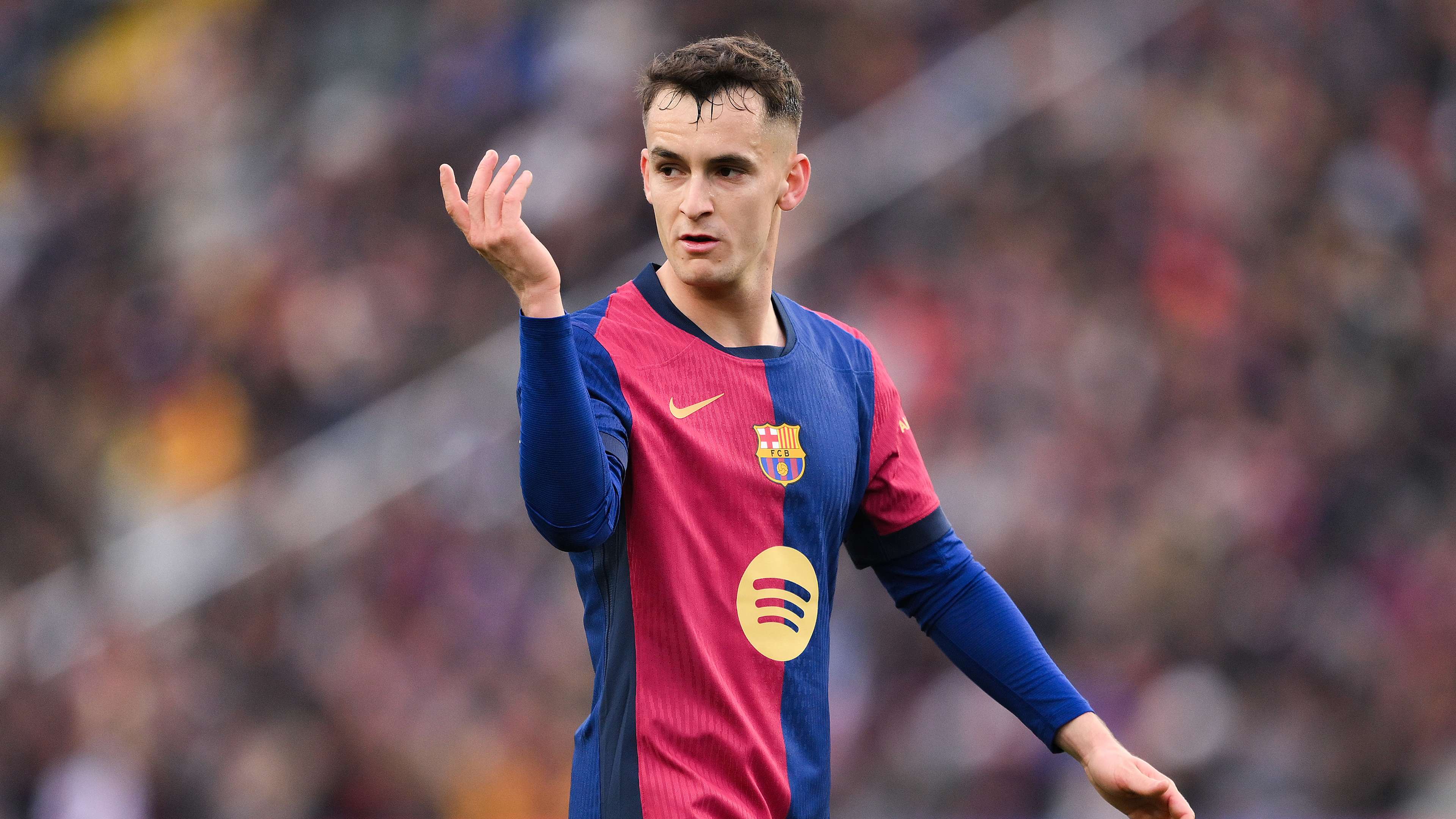Como challenge Wolves & West Ham to Barca midfielder  