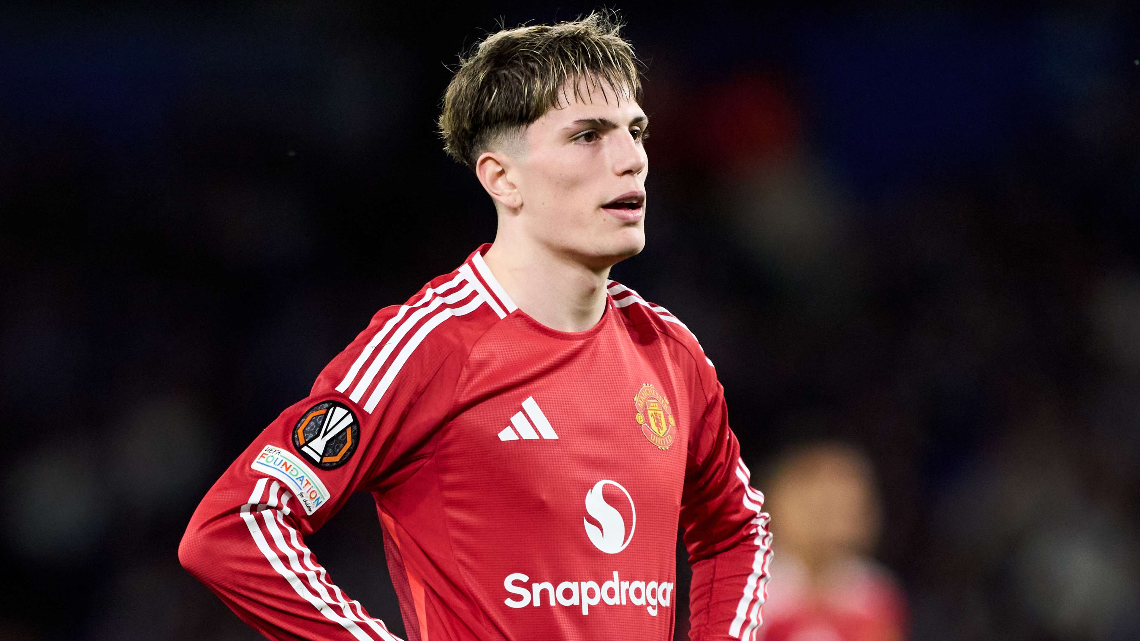 Man Utd warned over Garnacho saga  