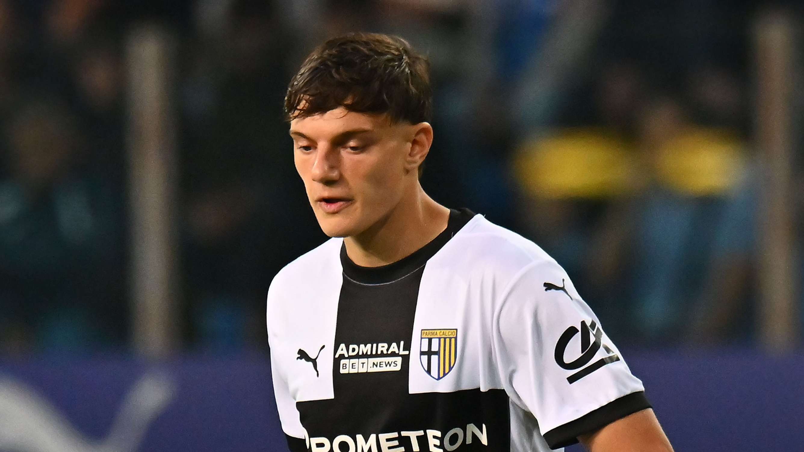 Transfers LIVE: Liverpool strike Leoni deal but miss out on Guehi  