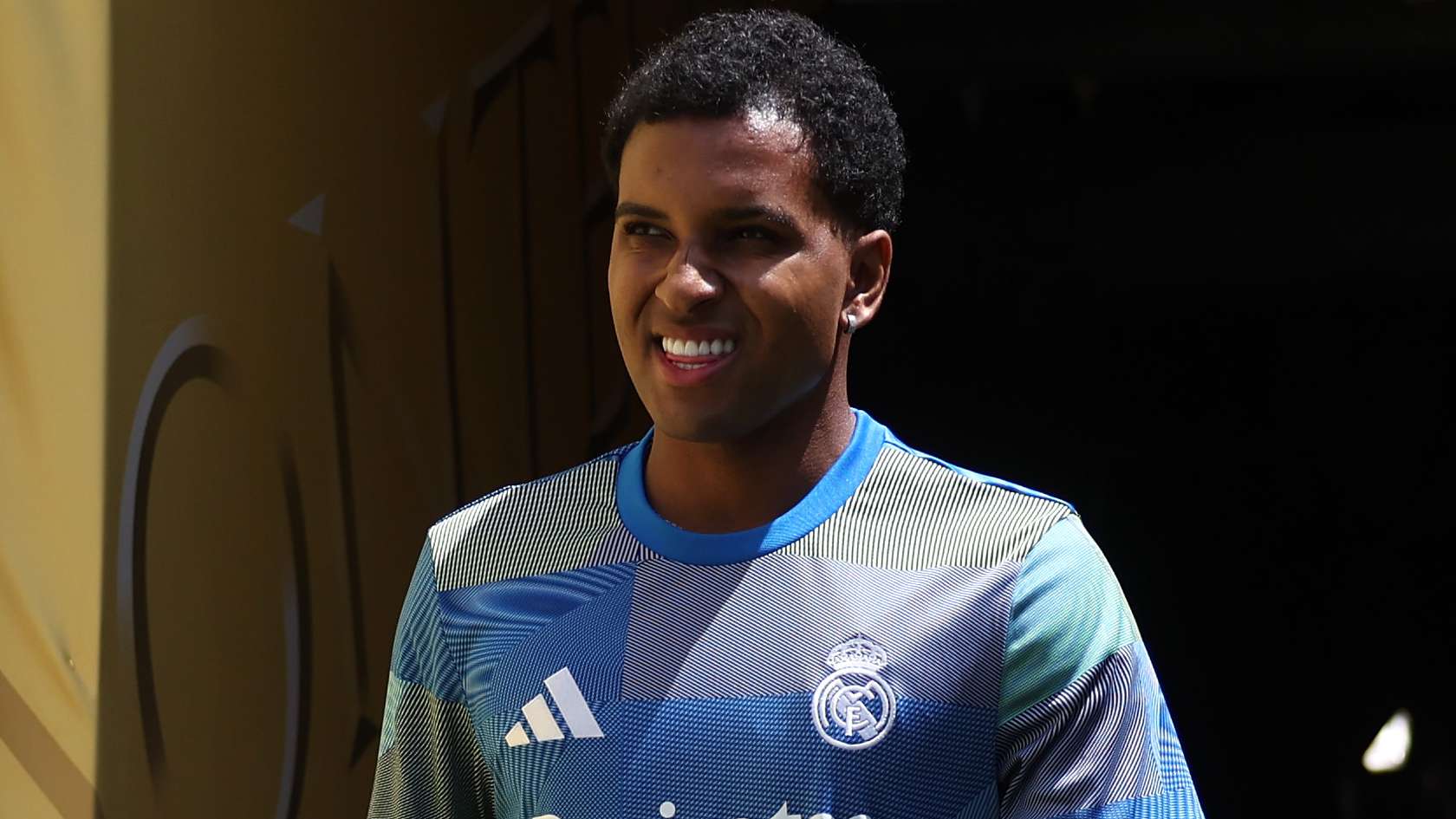 Alonso explains leaving Man City target Rodrygo on bench vs Osasuna  