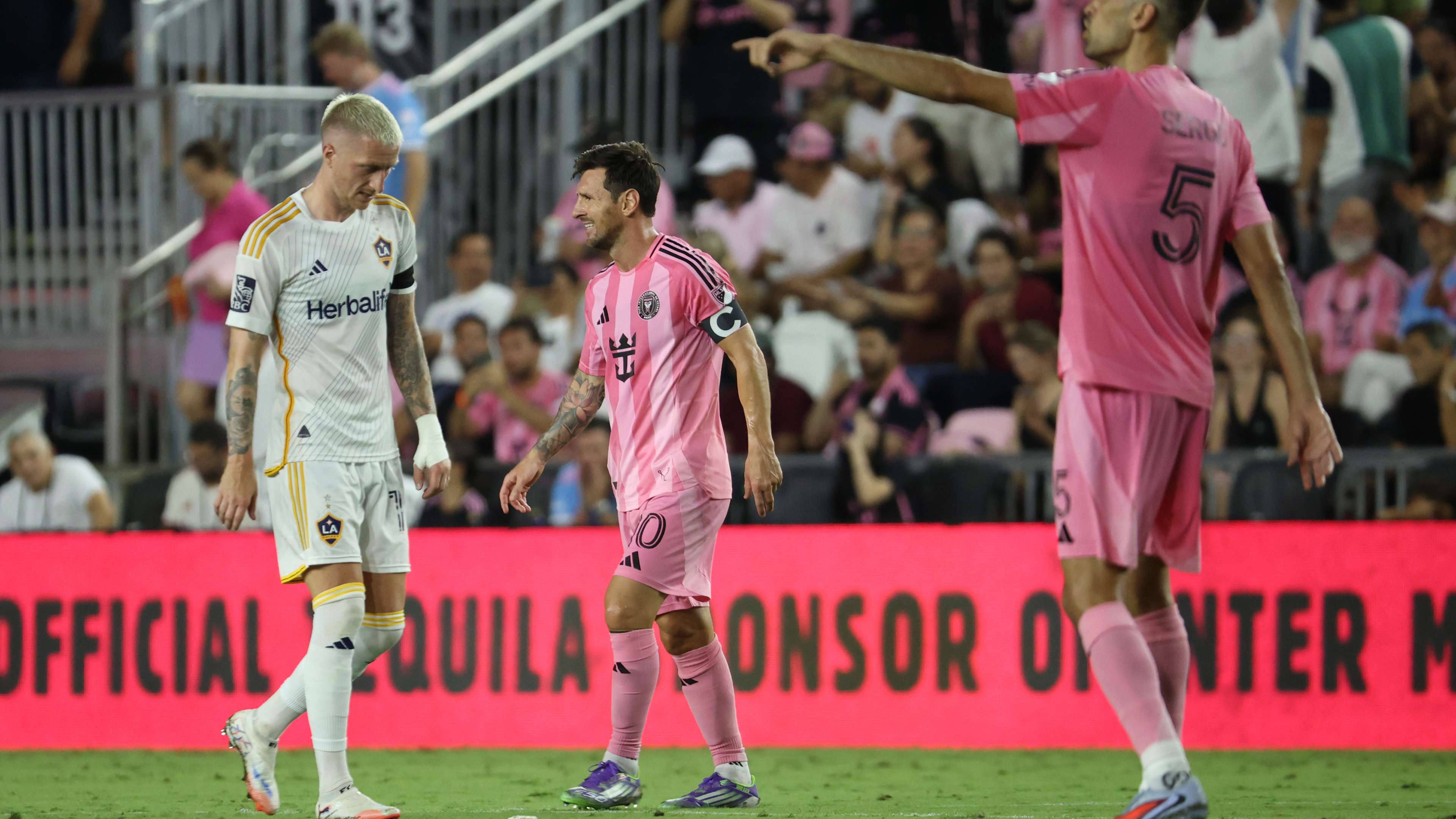'I don’t know if he’ll play' - Mascherano unsure of Messi's status  