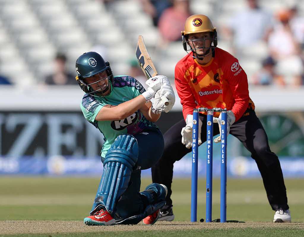 Invincibles open account thanks to Capsey blitz  