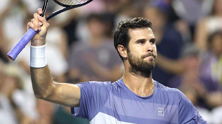 Danielle Collins takes aim at "keyboard warriors" after revealing herniated disc made her cry at Cincinnati Open  