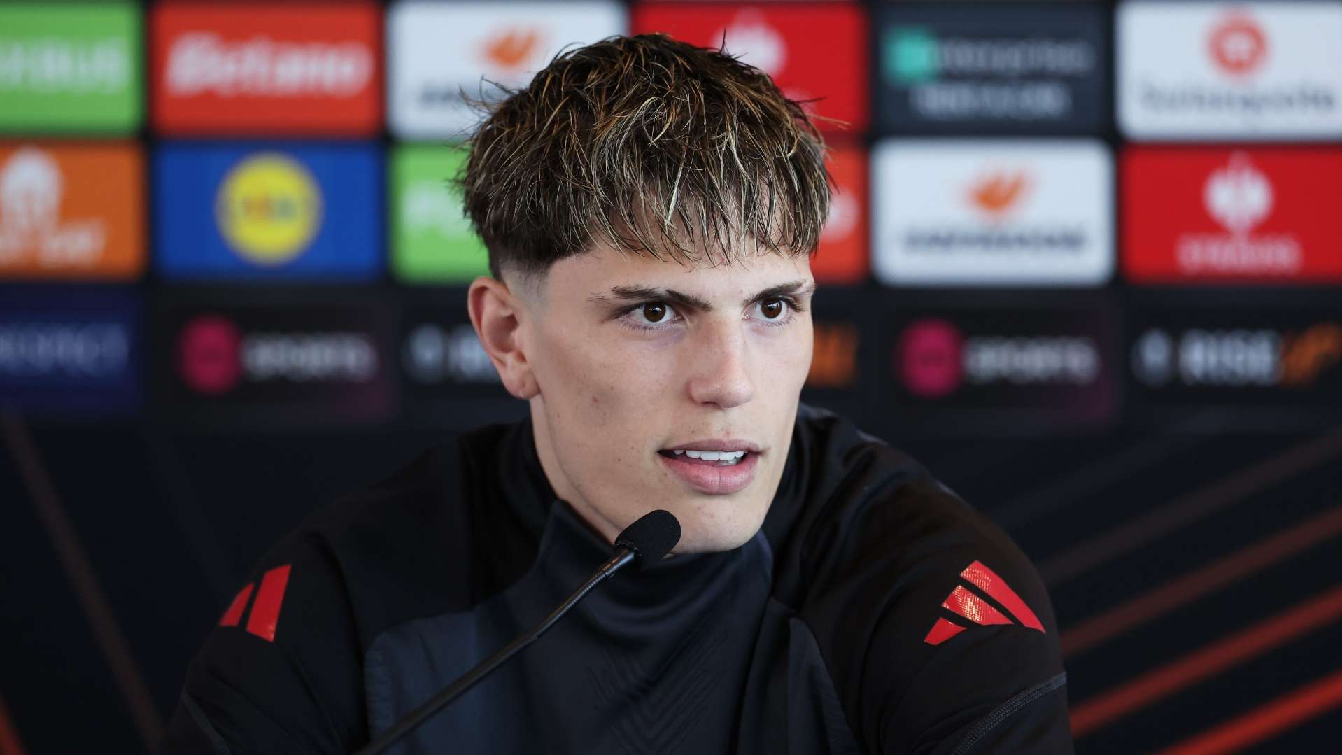 Man Utd slap new price on Garnacho after sealing Sesko deal  